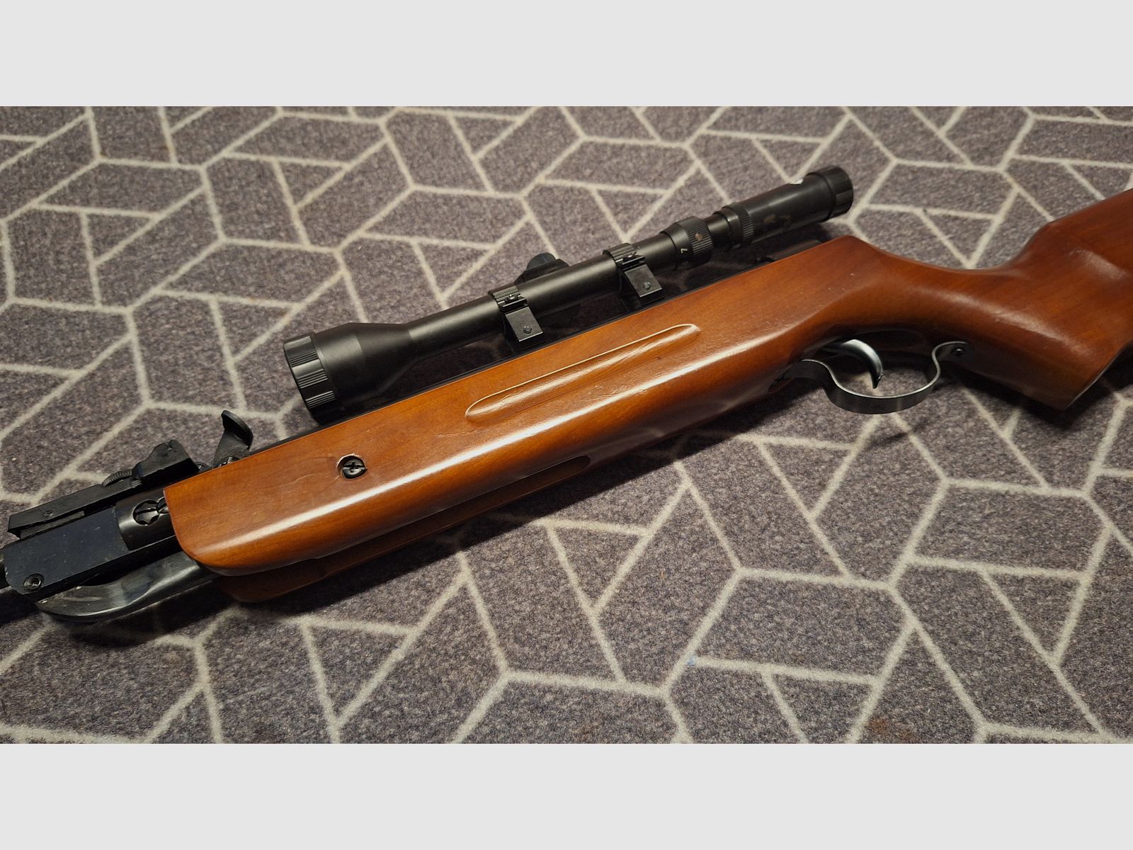 Carabine à air Kandar B2-4 avec scope - comme neuf !