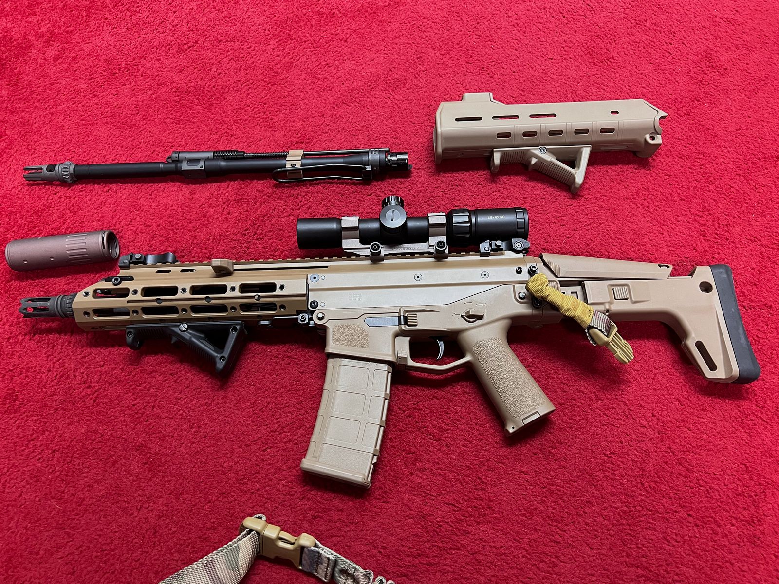 Wei-ETech MSK Masada Open Bolt GBB 6mm BB w kolorze Tan z akcesoriami i systemem wymiany