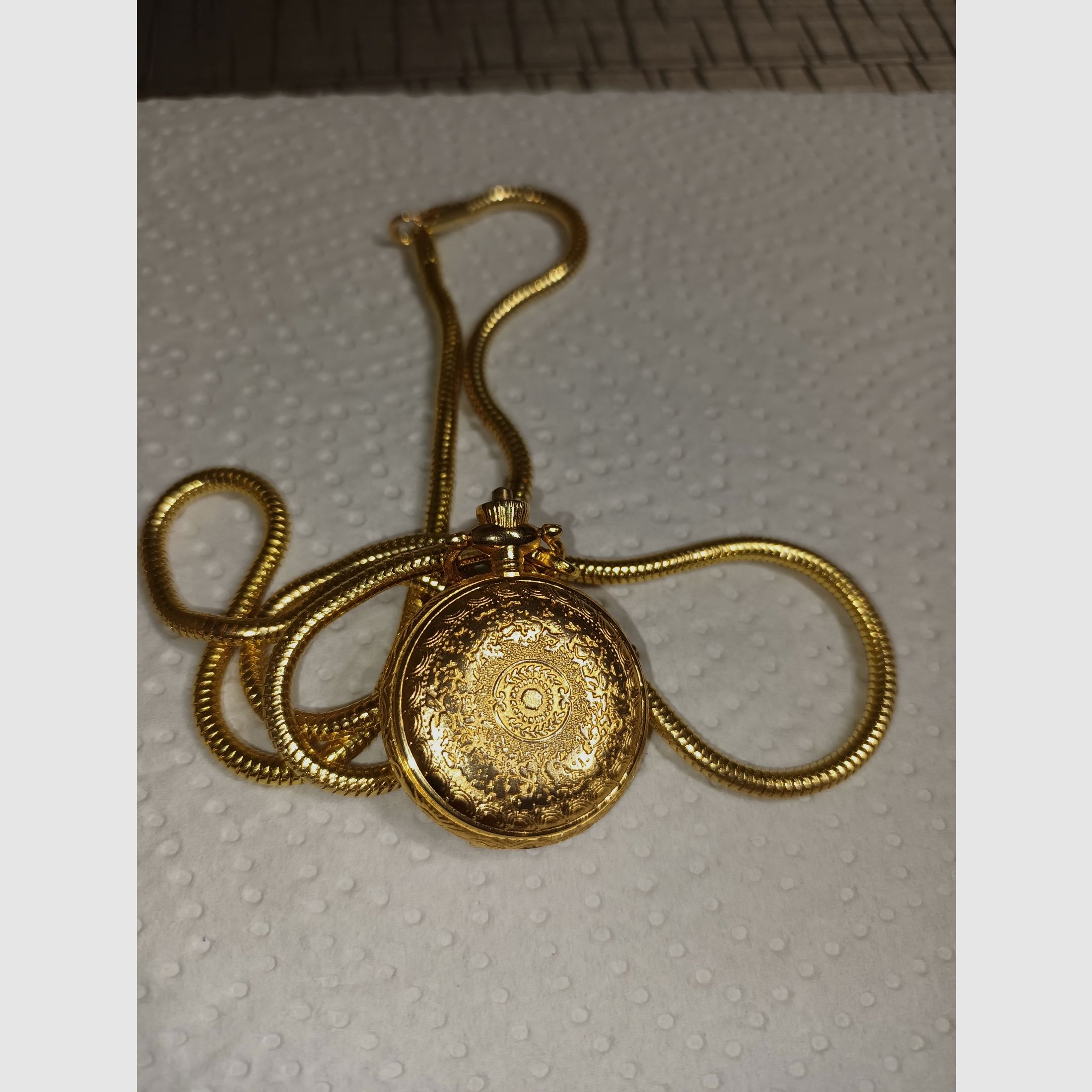 Ladies watch with necklace