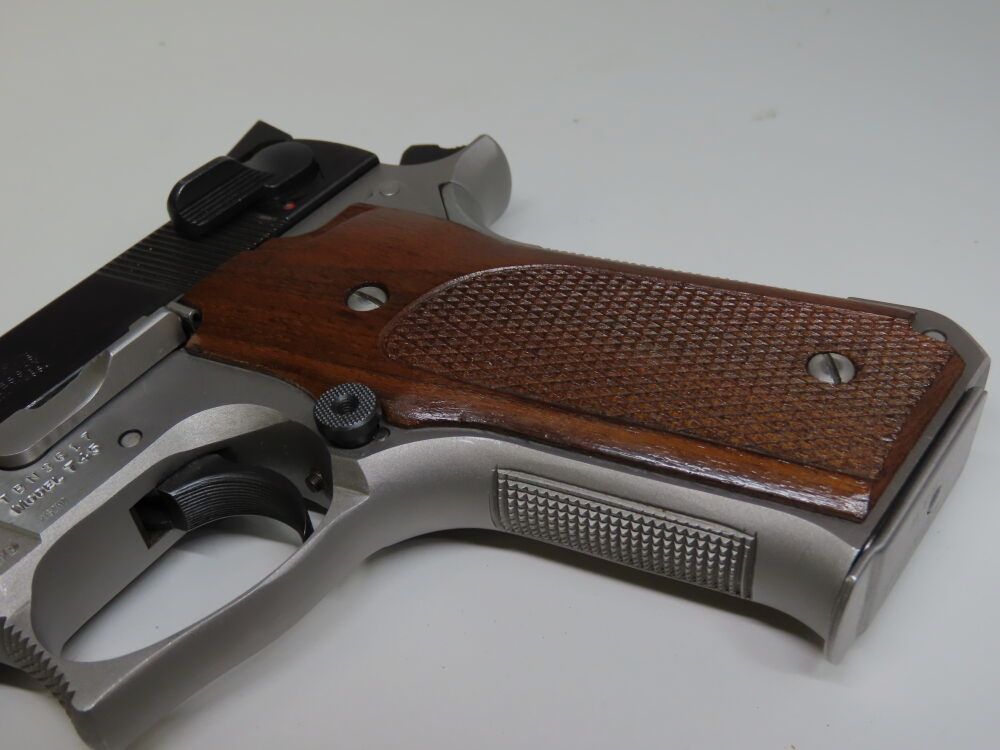 Smith & Wesson 745