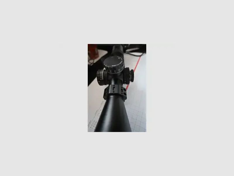 FORTMEIER M2002 .50 BMG cargador único con WL .408 CT y 300 WinMag