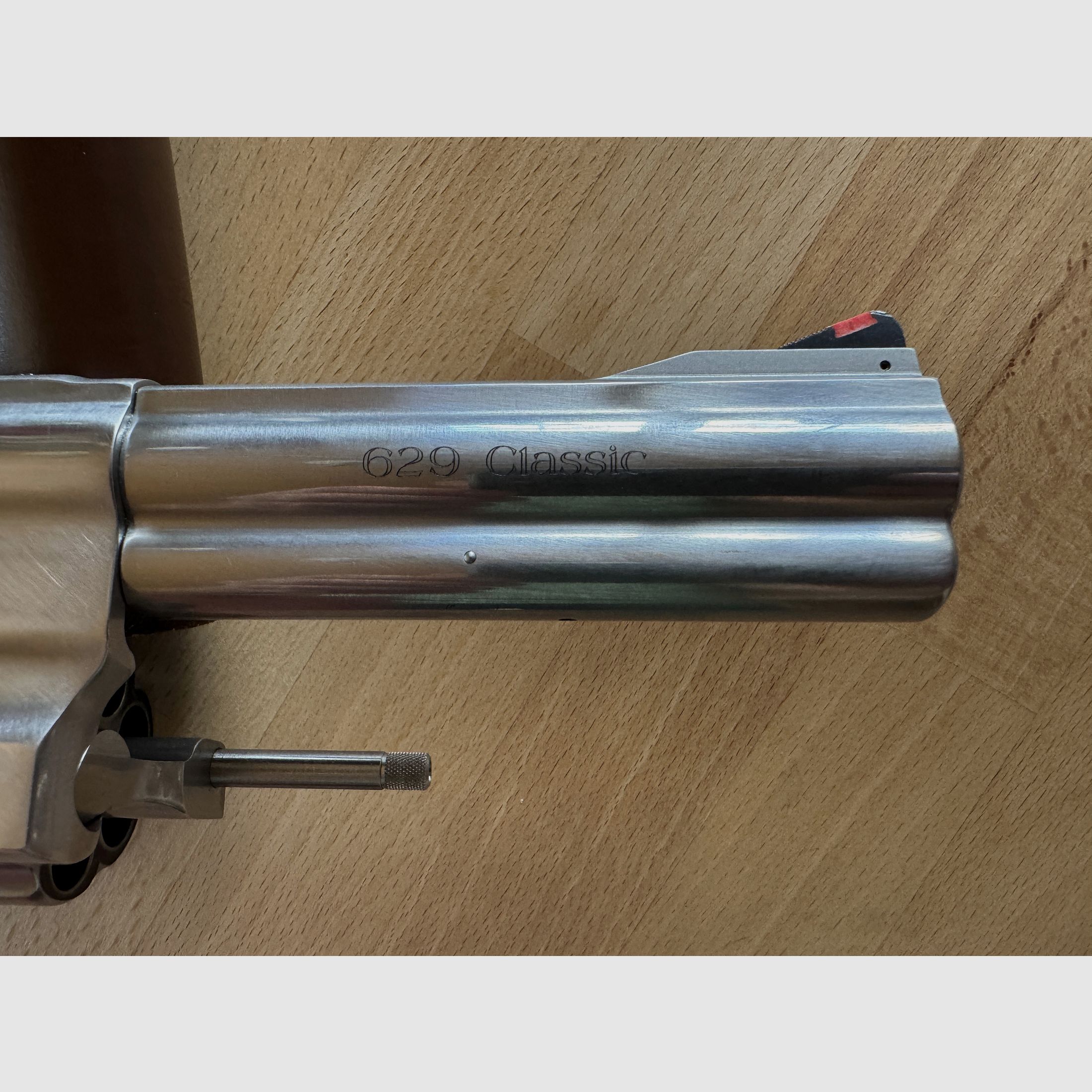 Smith & Wesson 629 Classic, 5"-Lauf. Sehr neuwertig