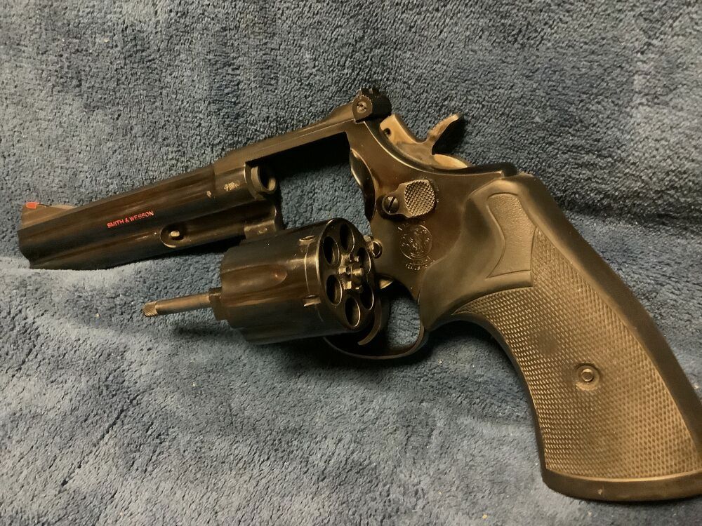 Smith & Wesson	 586