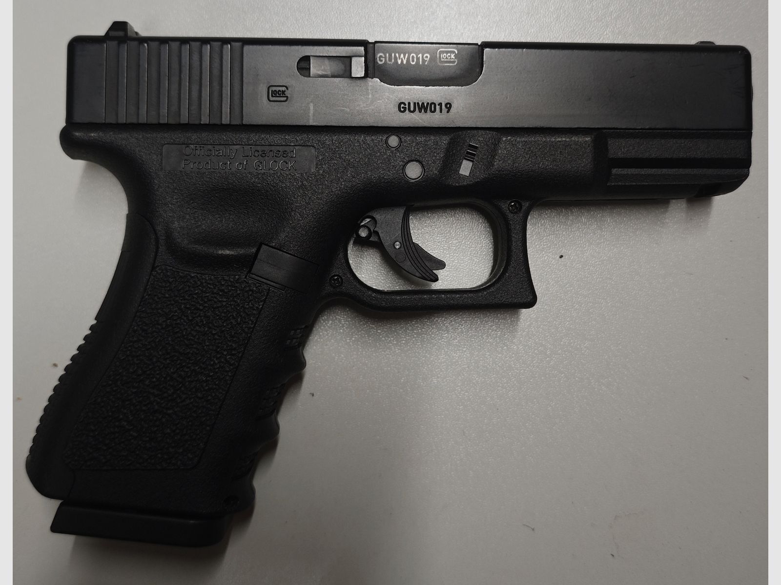 Umarex GLOCK 19 CO₂-Pistole (4,5 mm BB) inkl. ca. 50x CO₂-Kapseln, Bild 2 von 2