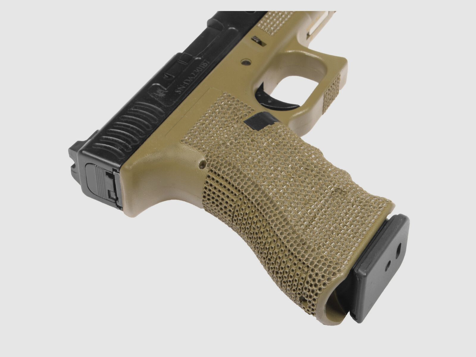 P01 GBB Airsoft Pistool met Grip Stippling in Olijf | Delta Armory