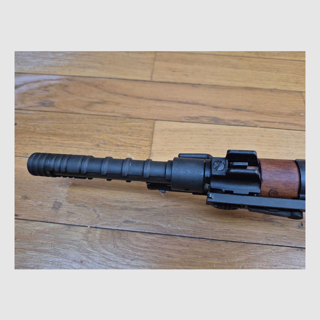 Splendido e raro fucile Mas 36-51 - Calibro originale 7,5×54 MAS – Numero di serie completamente corrispondente, compresa la baionetta – Arma del 1956 – Canne in condizioni pari al nuovo – Cinghia nuova – Kit di pulizia – Arma rara da collezione in ottime condizioni+++!, immagine 16 di 32