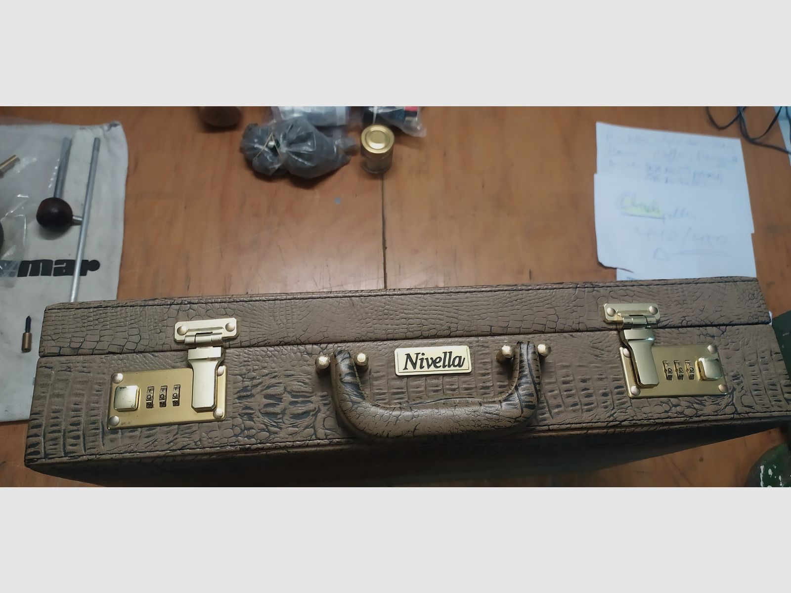 Various accessories & parts: 1911 stainless steel parts, Ruger scope mount, 4x20 scope, 4.5mm BB Glock, G3-Rem870-STR stocks, several gun cases