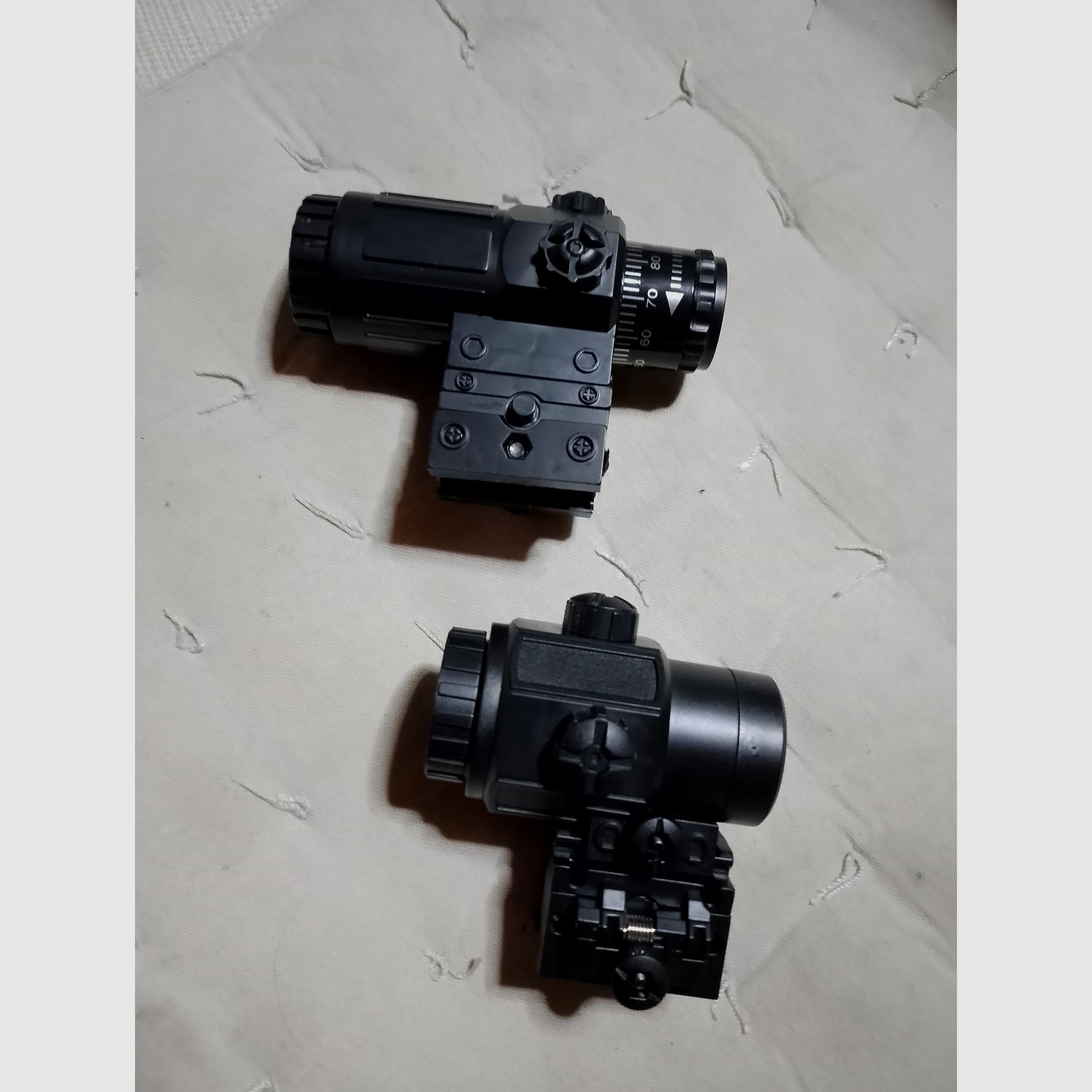 2 pcs. foldable sight magnifier dummy optics sight magnifier as good as new Airsoft Softair rifle Paintball