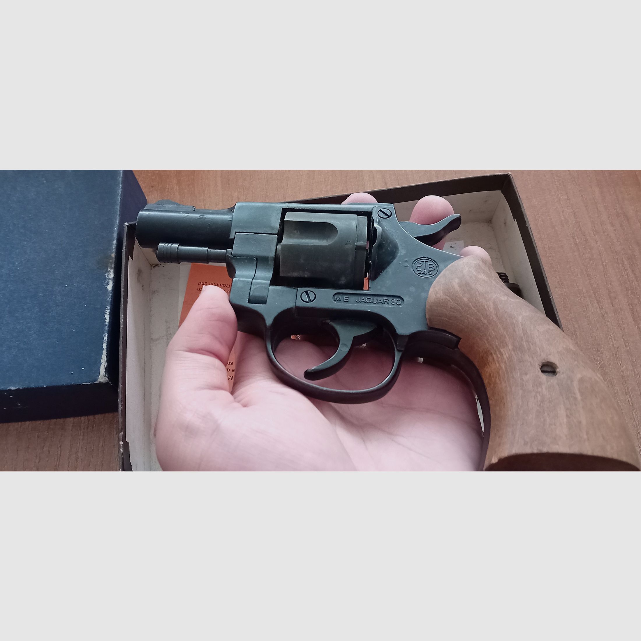 Cuno Melcher ME Jaguar 80 en calibre 9 mm R Knall