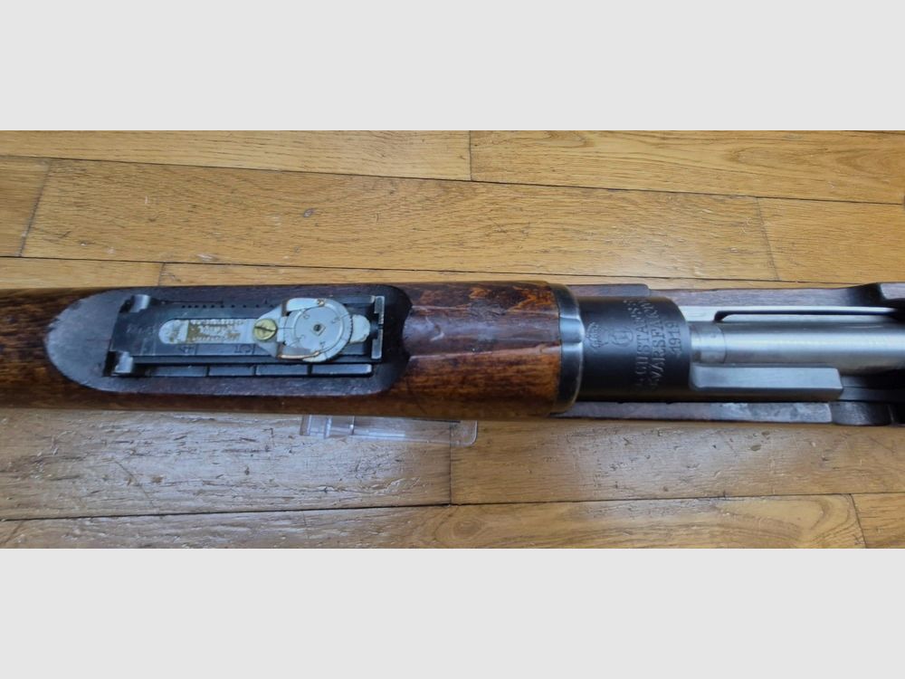 Sehr schönes Wettkampfgewehr schwedisches Mauser M96 – Herstellung Carl Gustav von 1919 – Originalkaliber 6.5×55 schwedisch – Magazin auf einen Schuss beschränkt – Mauser Familie 1893 – Präzisionsvisier – Schwedische Mechanik – Brünierung 97% – Wunderschöner Lauf – Wettkampfwaffe – Kategorie D – TBE+, Bild 23 von 37