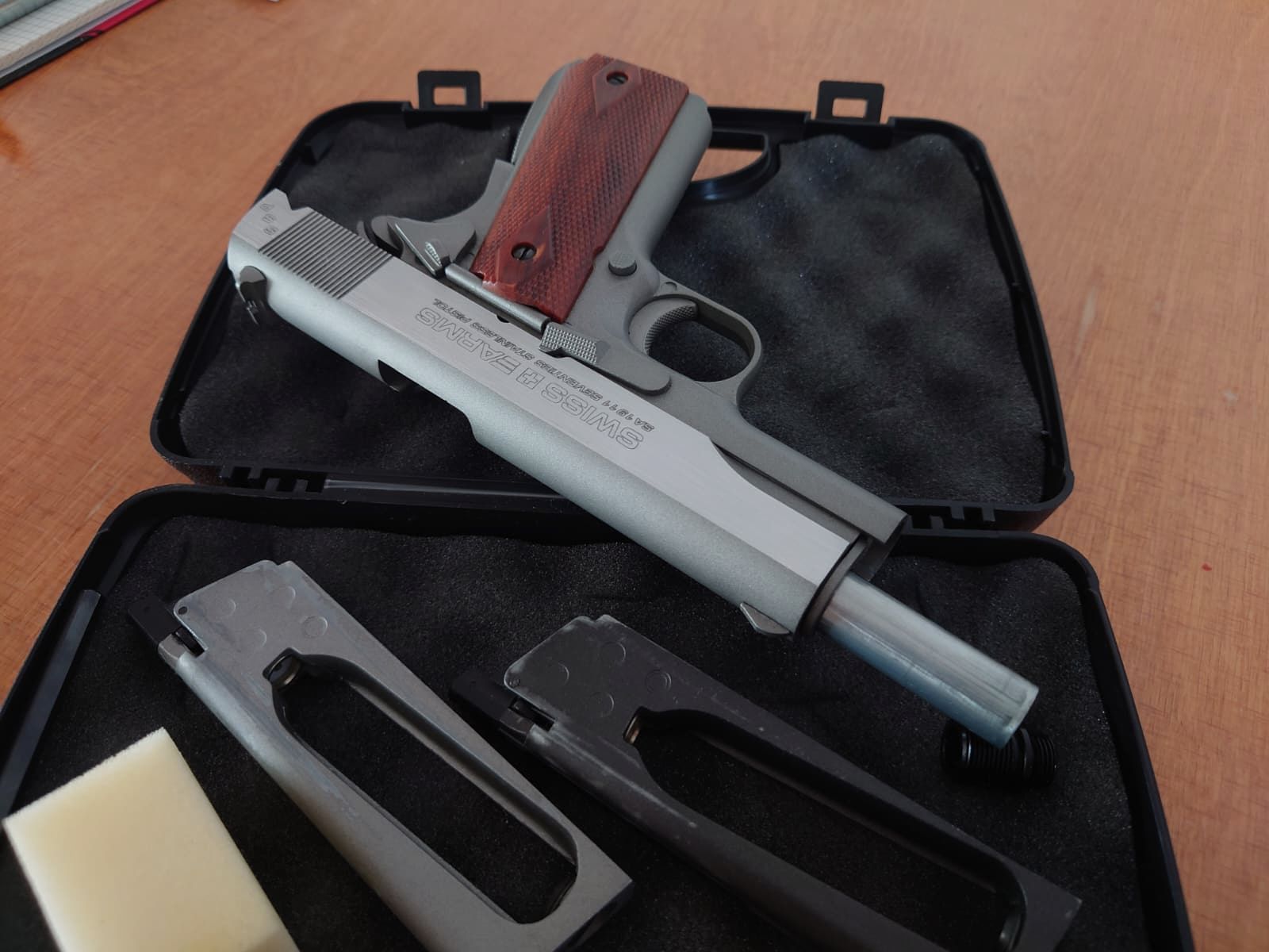 SWISS ARMS 1911 Seventies Stainless 4.5mm BB CO2 (inkl. 2 magazine)