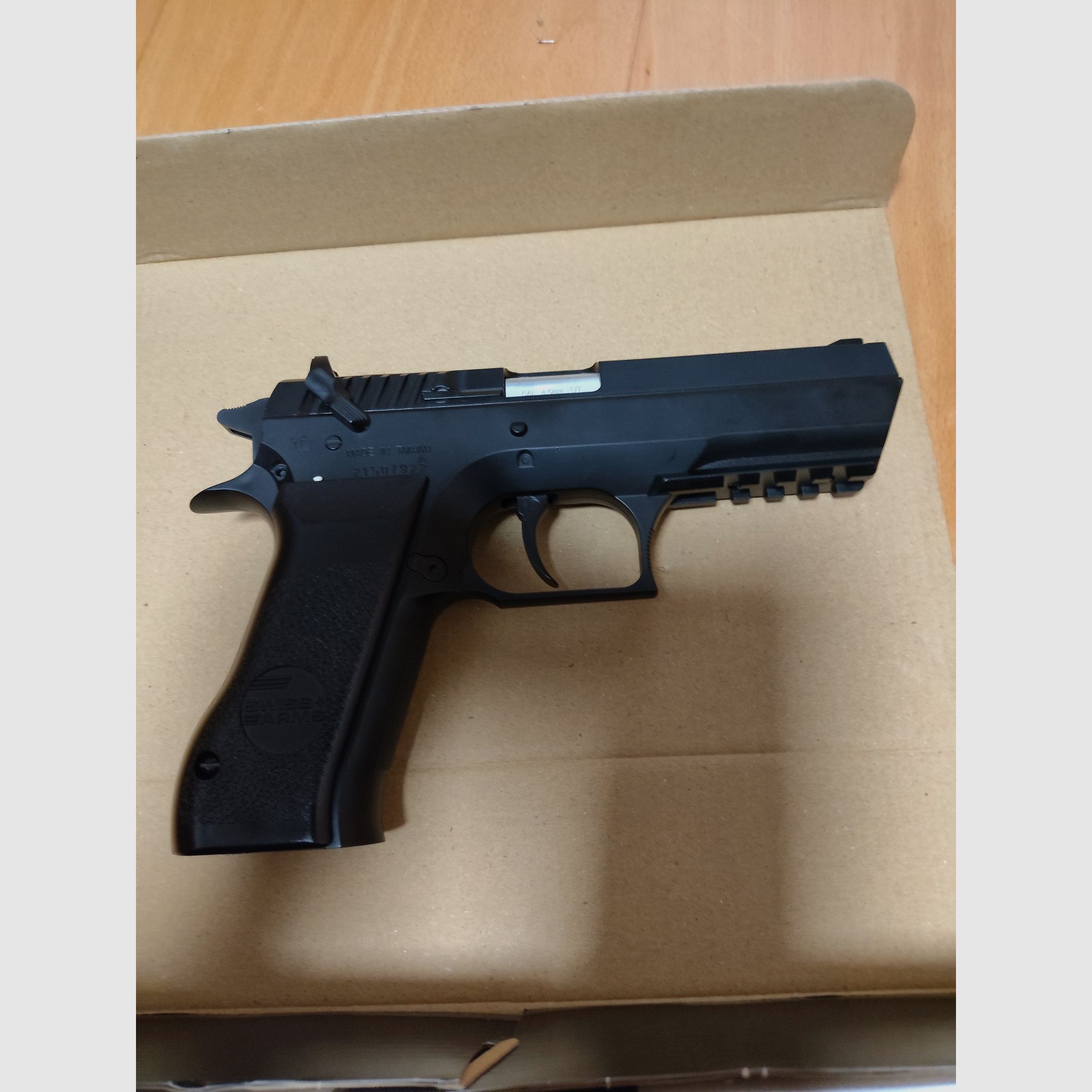 Pistola ad aria compressa CO2 Swiss Arms SA 941 cal. 4,5mm BB