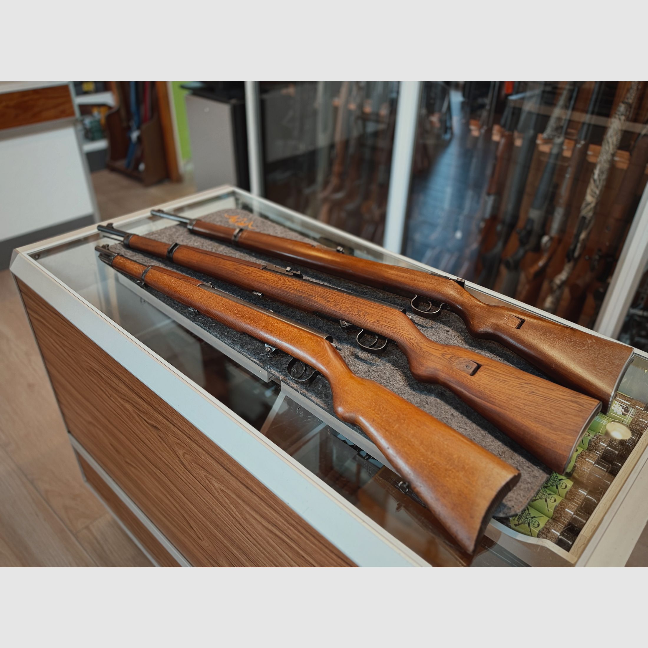 Conjunto de armas históricas – Suhl W625C (.22 l.r.) y 2× Haenel Sportmodell 33 Patente Schmeisser