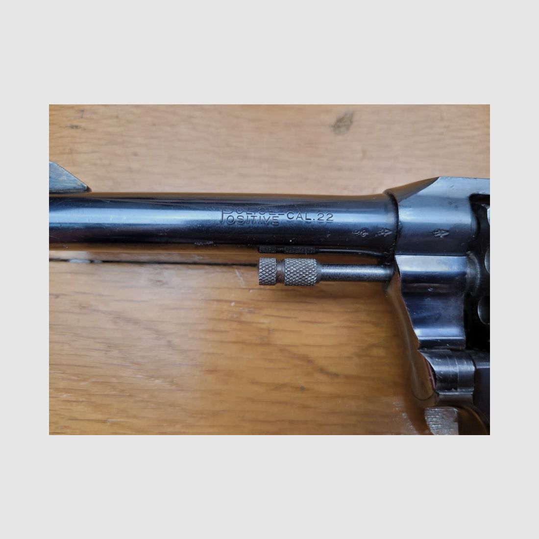 Muy bonito Colt Police Positive – Modelo "Target" – Raro en calibre 22LR y muy poco común de 4 pulgadas – 6 disparos – Mecánica y cañón premium – Bonitas empuñaduras de competición de época – Arma de 1914 en estado excepcional – TBE++, imagen 1 de 20