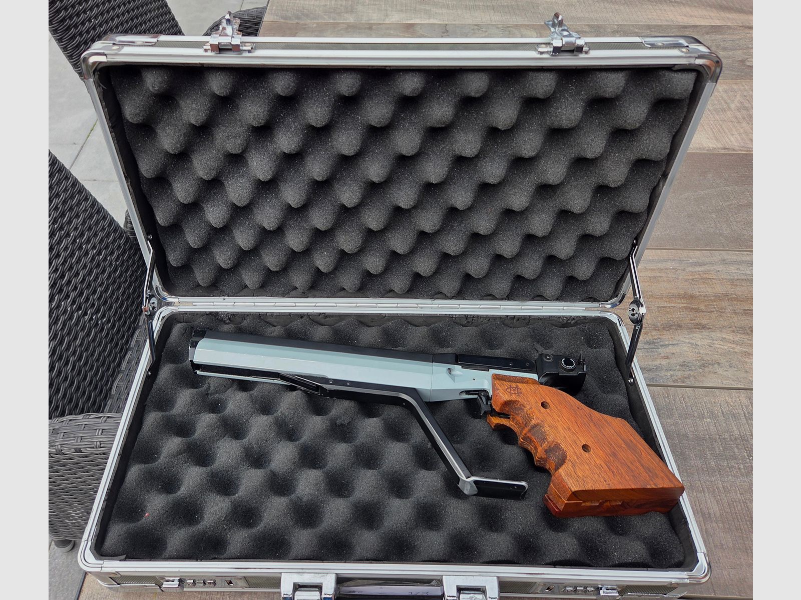 Feinwerkbau LP 100 mit Morini Griff