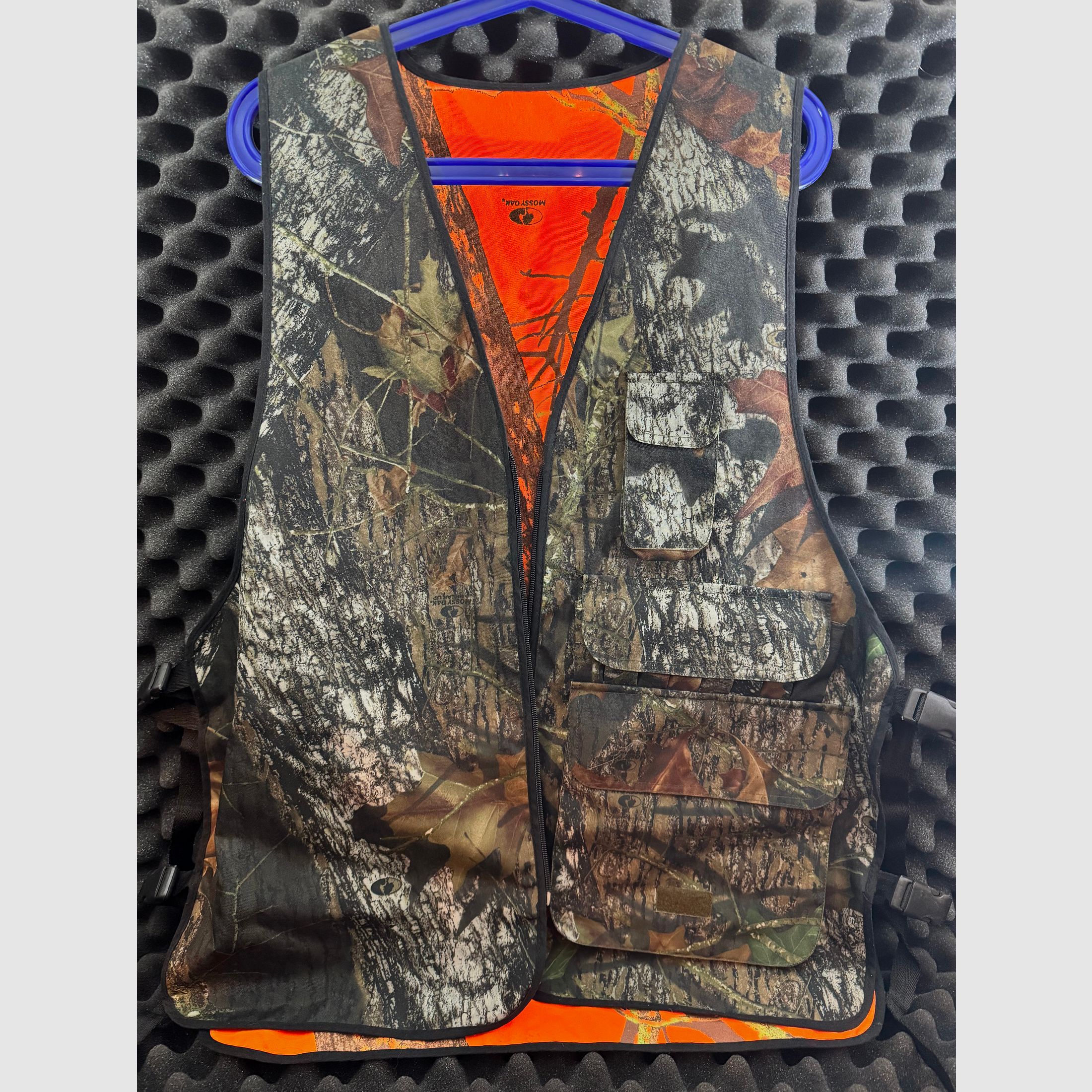 Reversible vest warning vest, Mossy Oak, orange and tree, size 58 - 62 adjustable.