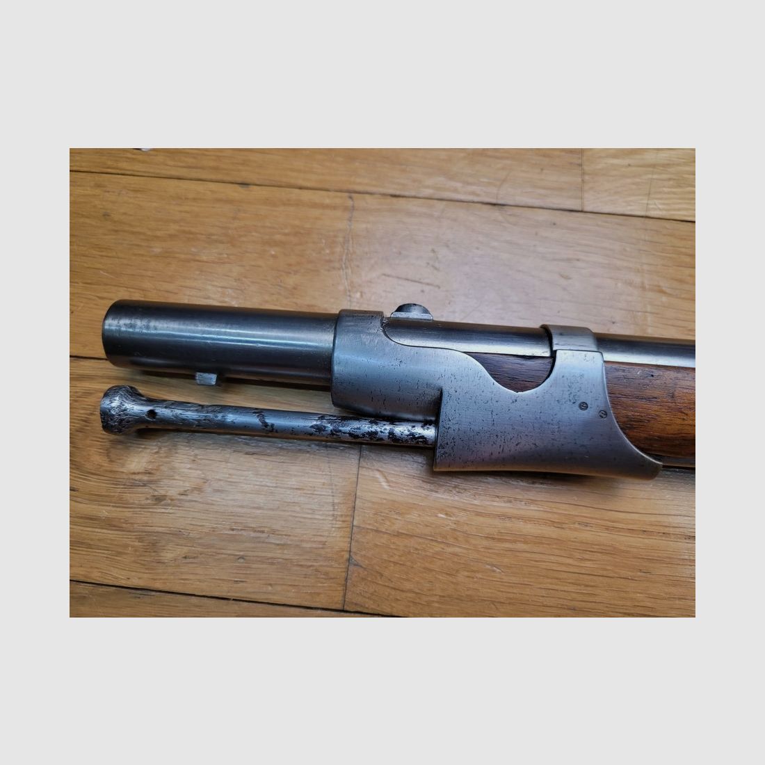 Très beau fusil modèle 1857 transformé tabatière en 1867 – Tabatière acier du 1er type – Mono matricule de 1859 à la Manufacture Impériale de Saint-Étienne – Excellent état, image 21 sur 30