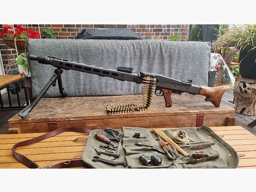 MG 42 Airsoft G&G Vollmetall Schussrate 1200 mit original Kiste und Zubehör 42/53 rar