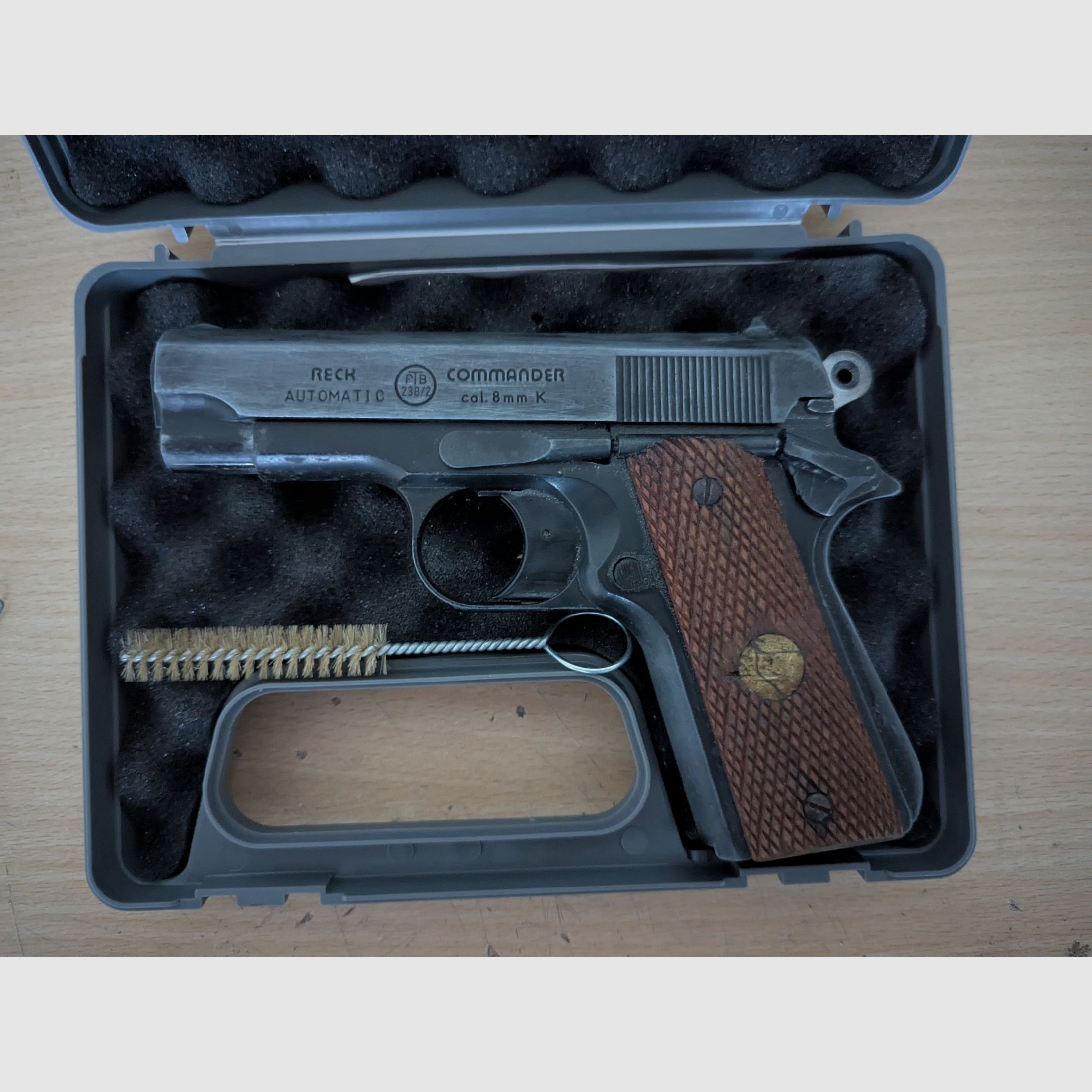 Reck Commander 8mm schreckschuss 