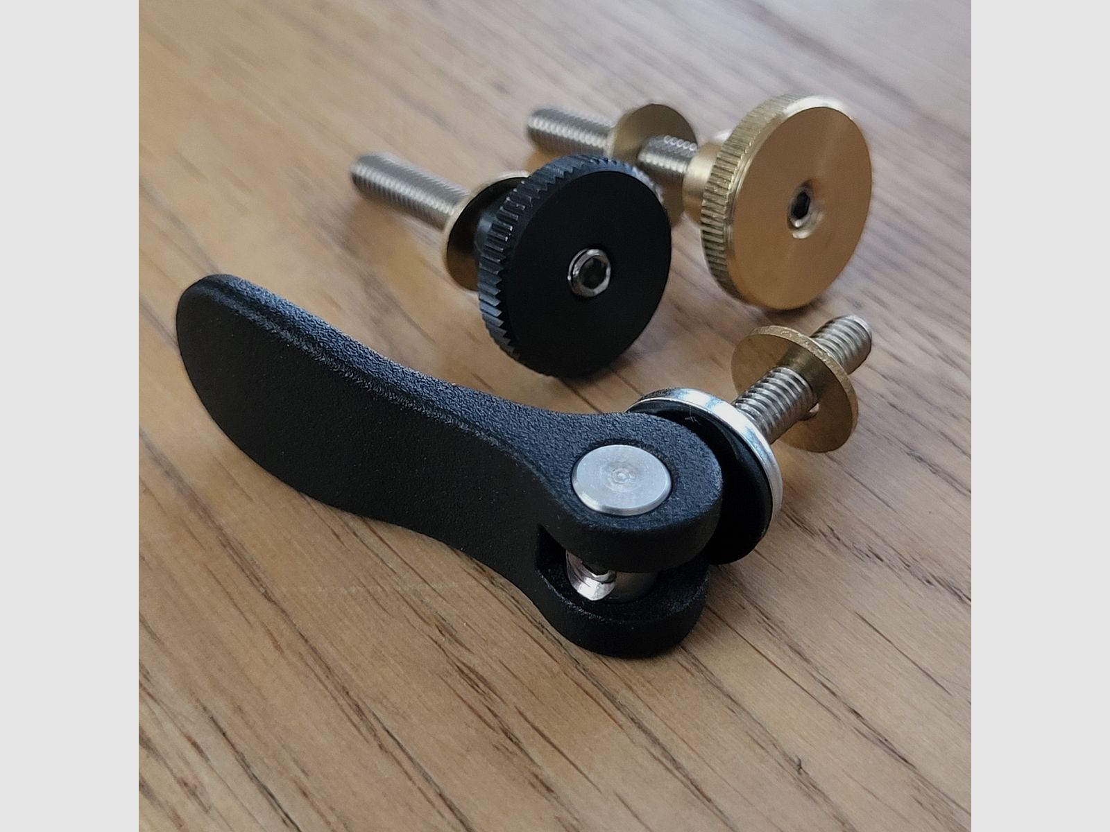 Excenter or handwheel for retrofitting for monopod Picatinny 2.0