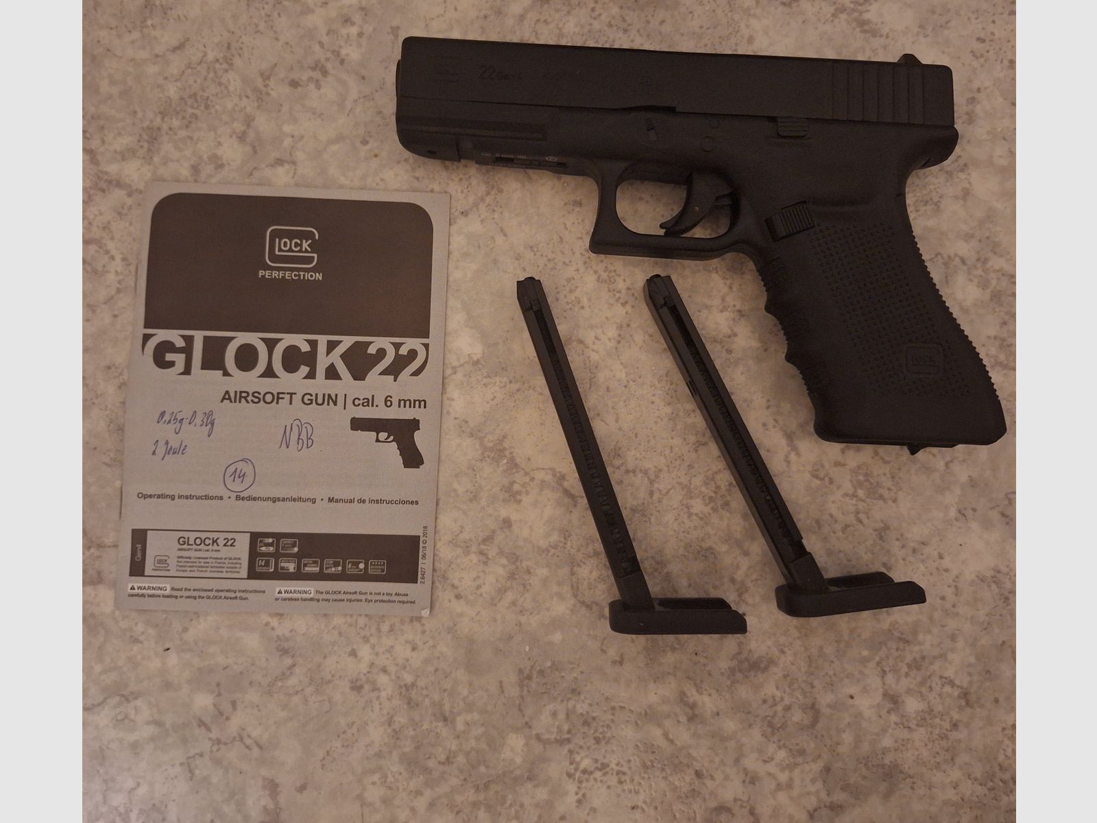 Airsoft Softair pistol collection + case with foam inserts (Glock, Bersa, HK 45, 24/7)