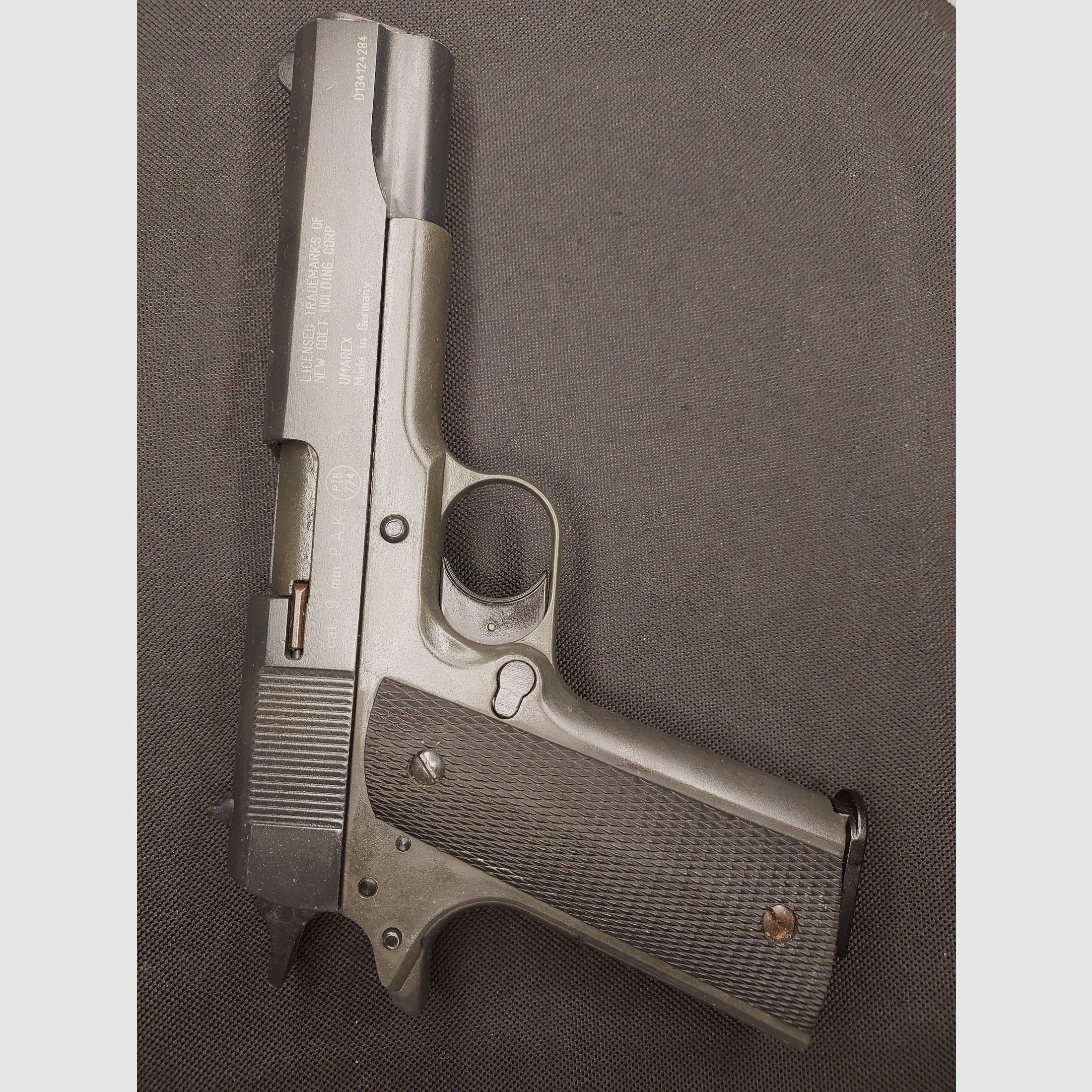 Colt Government 1911 A1 pistola de fogueo 9mm P.A.K. (PTB 774) con 3 cargadores