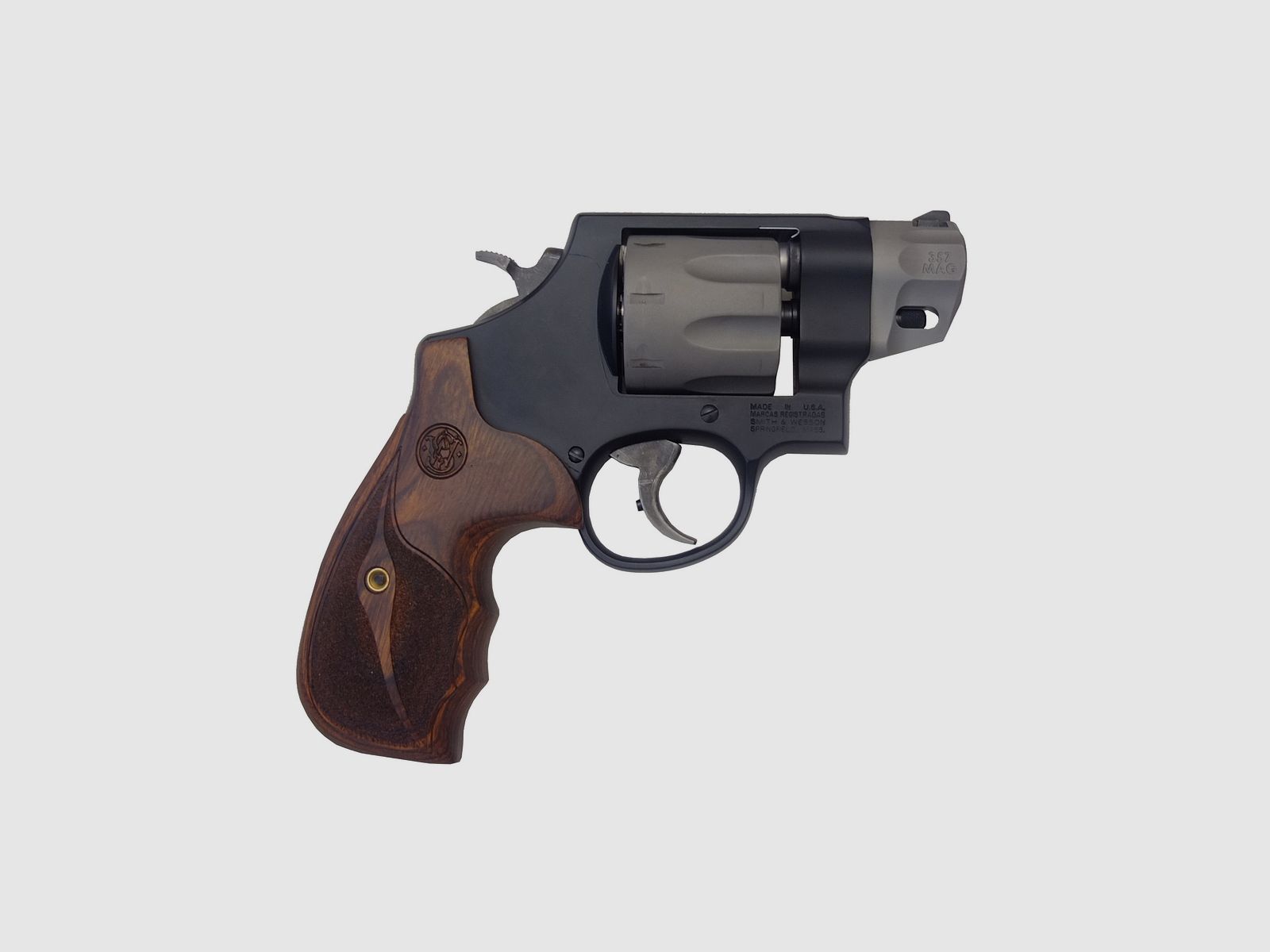 Smith & Wesson 327 Performance Center, Bild 1 von 2