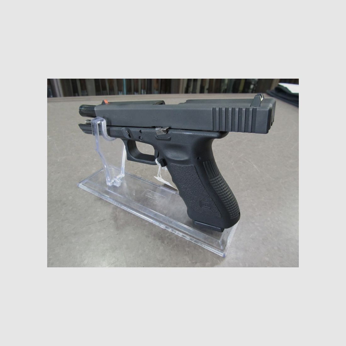 GLOCK 22 CAL 40SW used, image 6 of 7