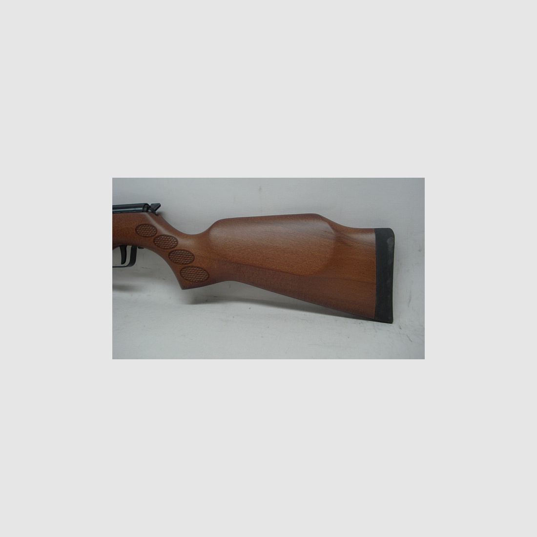 Model 300 Kal.4,50 mm - Beukenhouten kolf met wang