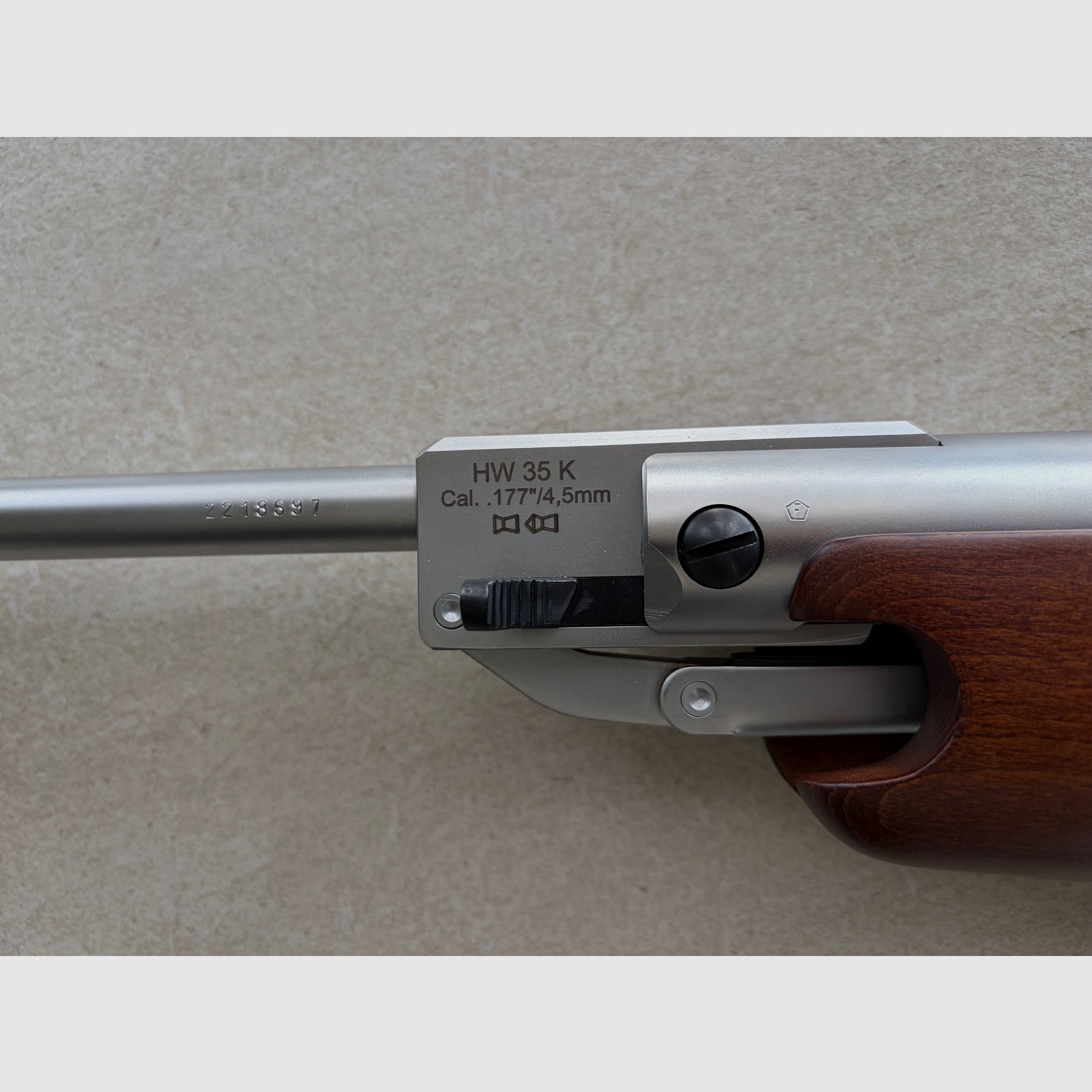 Weihrauch HW35 K Cal. 4,5 mm (.177) con scope y Weihrauch suppressor – Like new