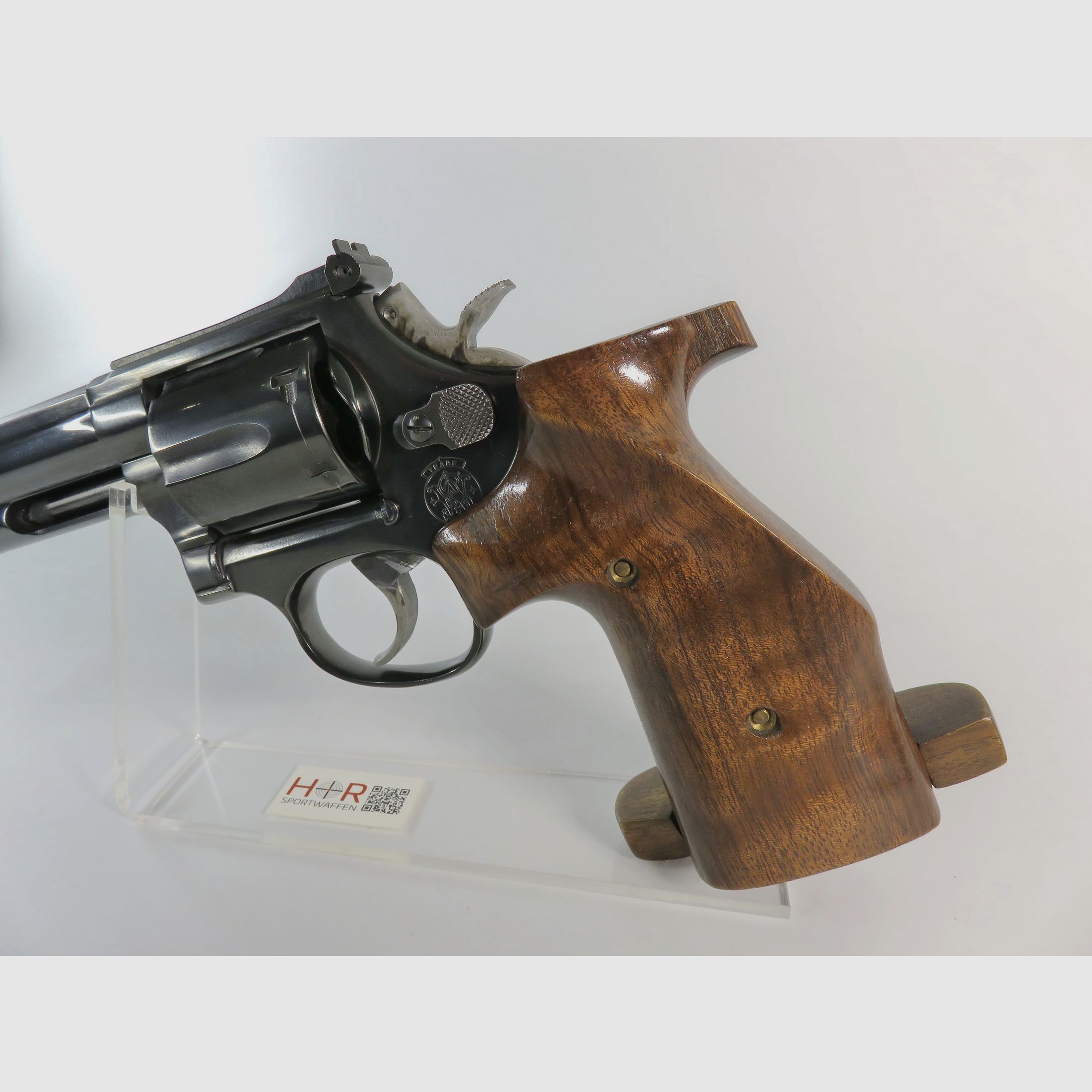 Revólver Smith & Wesson, modelo 586-3 | .357 Mag | 6 pulgadas | Pavonado | En excelente estado