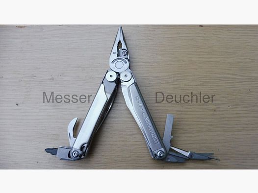 LEATHERMAN Wingman, multi-tool compatto con 14 strumenti, tra cui pinze e forbici, con custodia in nylon