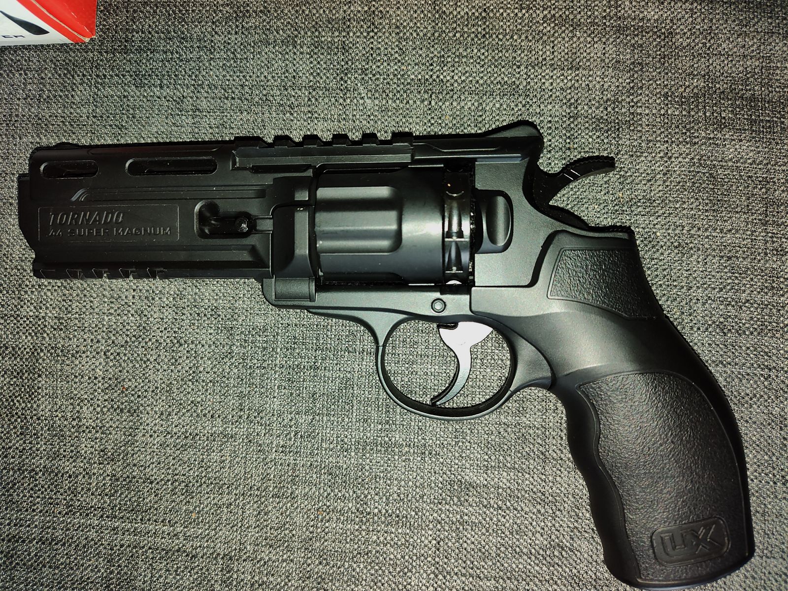 2 Umarex Tornado CO2 BB revolver with 6 magazines, instruction manual + original packaging