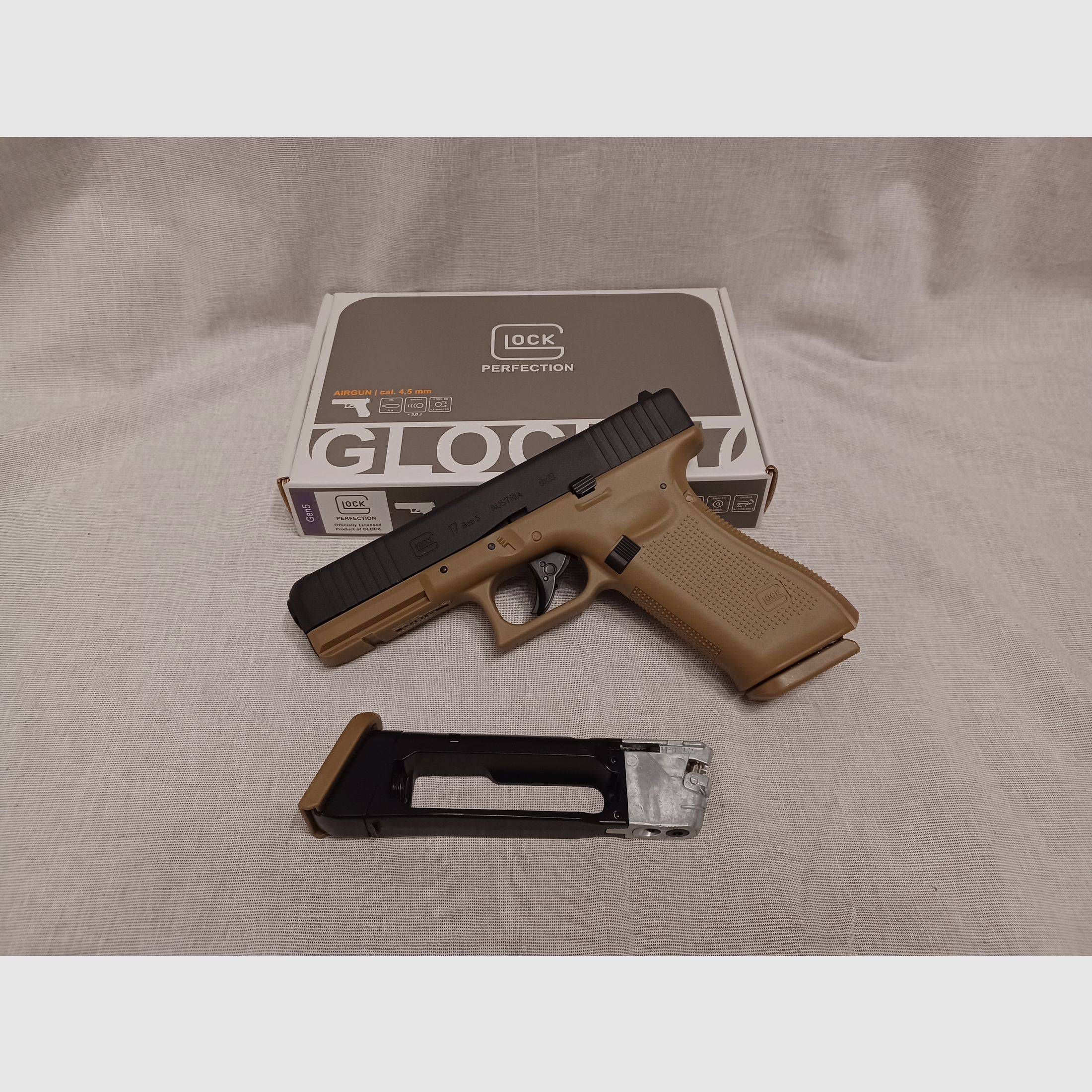 Glock 17 Gen5 / Coyote / 4,5 mm BB / BlowBack / CO2 / Pistole / OVP (32)