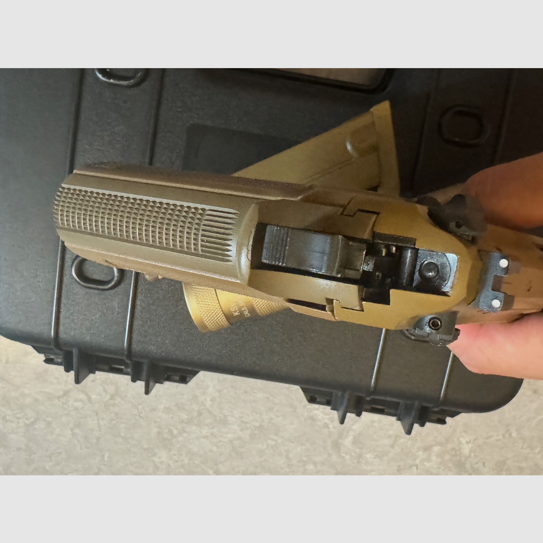 Beretta M9A3 CO2 Luftpistole Kal. 4,5 mm BB FDE Vollmetall inkl. Schalldämpfer-Dummy Und Koffer