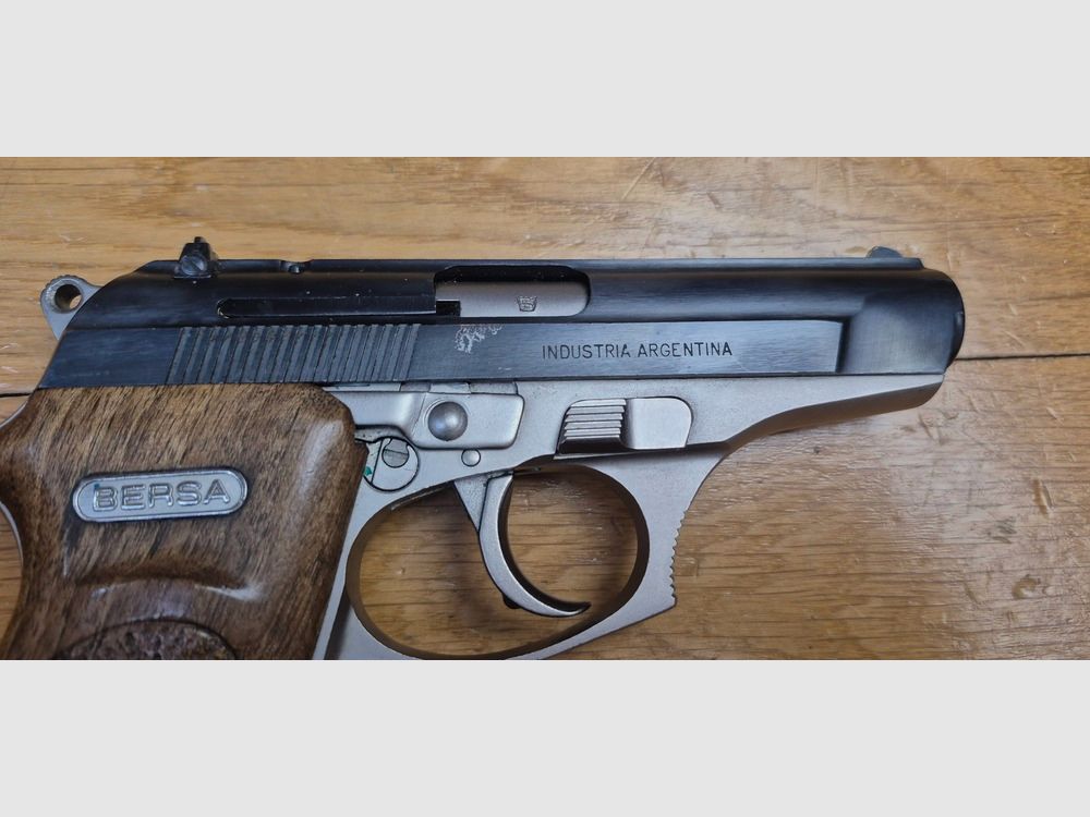 Schöner argentinischer Pistol Bersa Modell 23 – Gaucho der Pampas und der heißen Nachtclubs von Cordoba – Die kleine argentinische im Kal. 22LR, die Amerikaner beeindruckt – 100% Stahl – Leicht und sehr präzise – Exzellente Ästhetik und Mechanik – Spiegel-Lauf – Sehr schöne Waffe in TBE++, Bild 5 von 18
