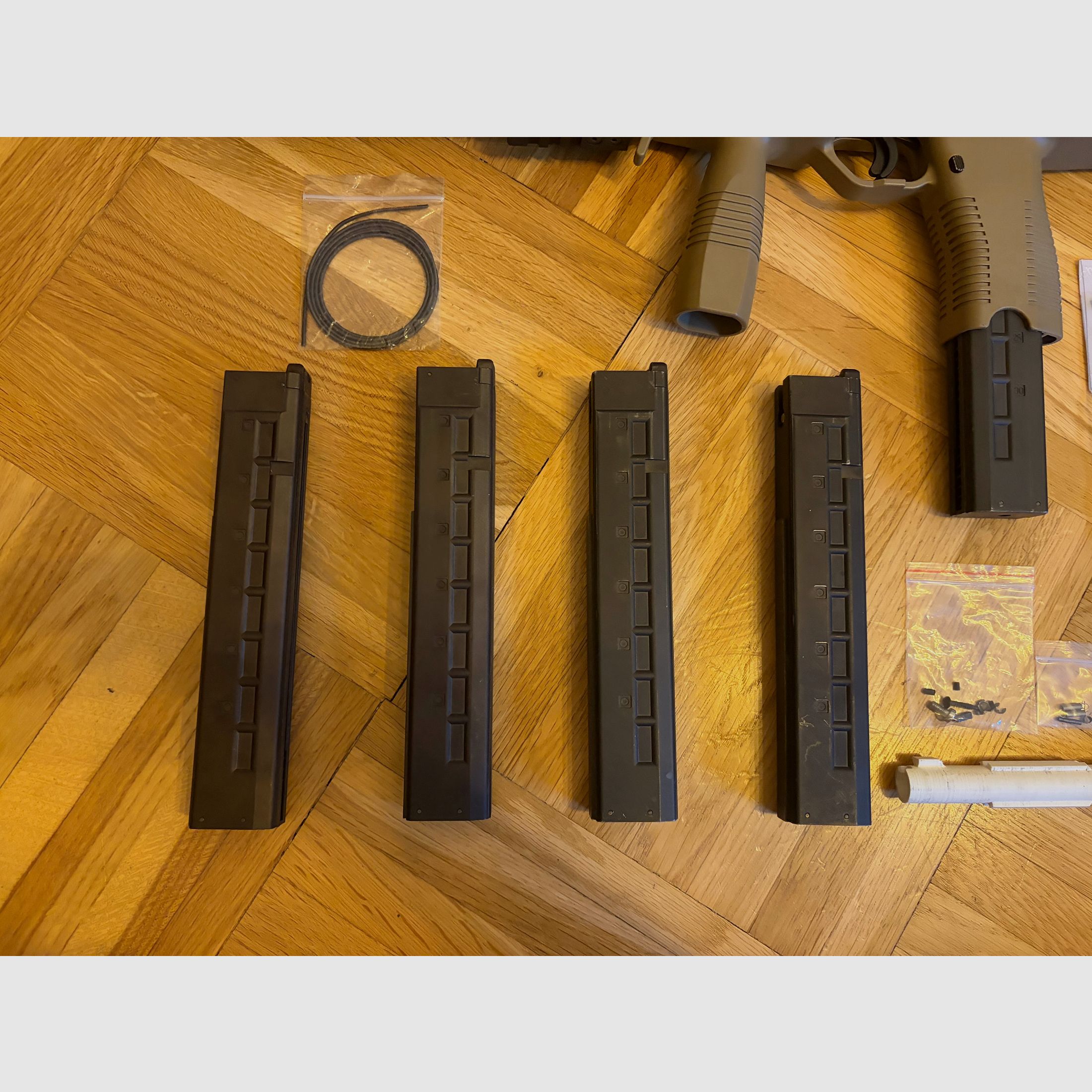 KWA B&T MP9 A1 GBB – 5 magazines, QD suppressor, CQB bolt & many spare parts – VB