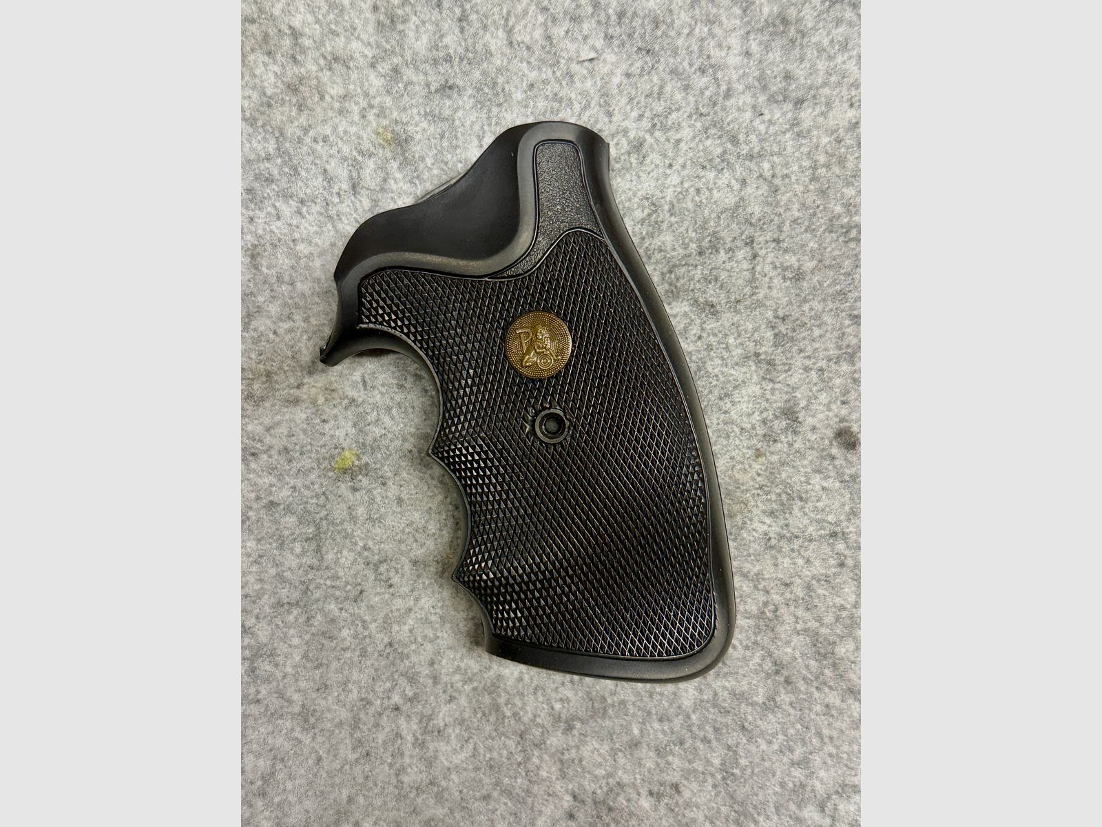 Pachmayr Gripper Grip Colt Python
