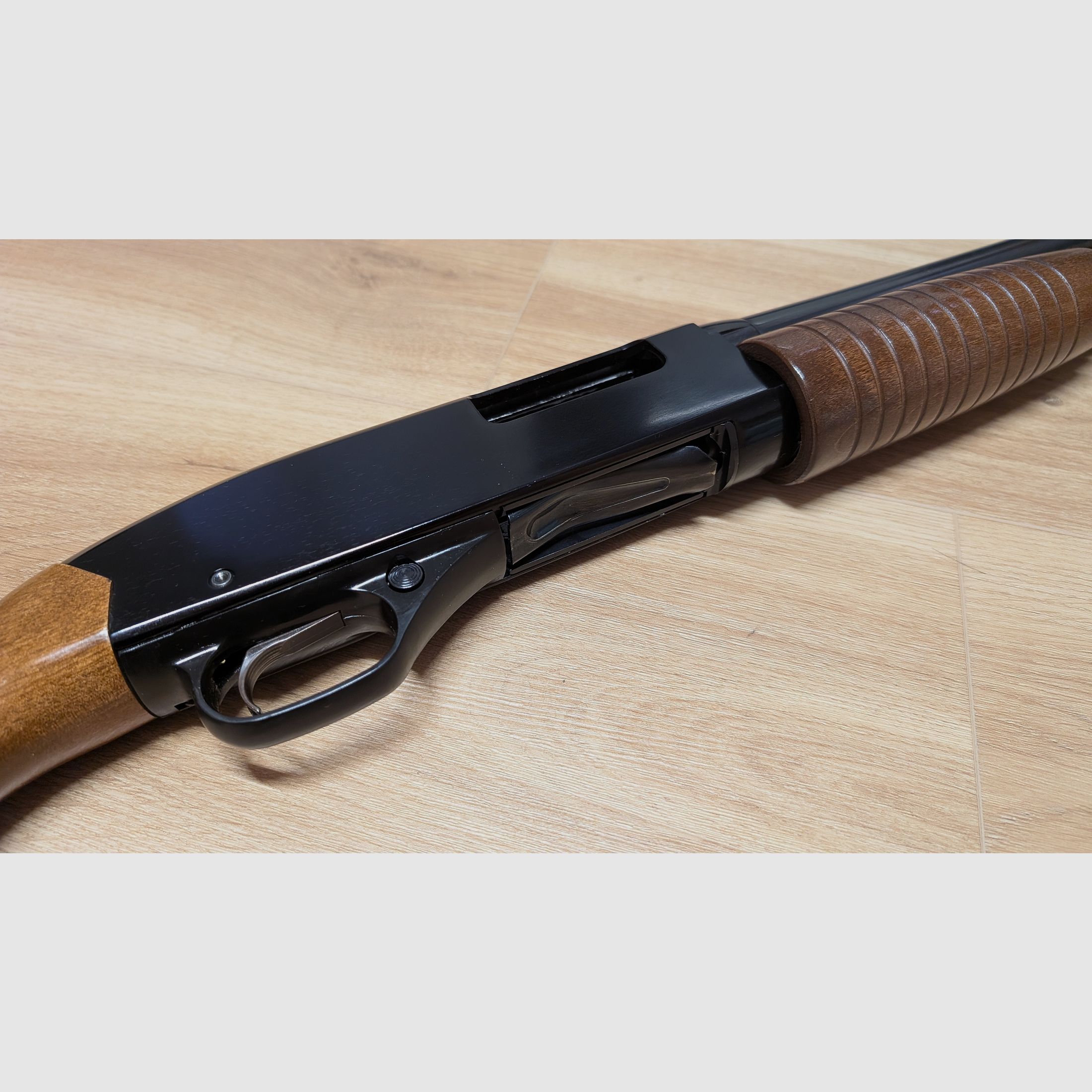 Winchester 1300 Defender, Vorderschaftrepetierflinte, 12/76