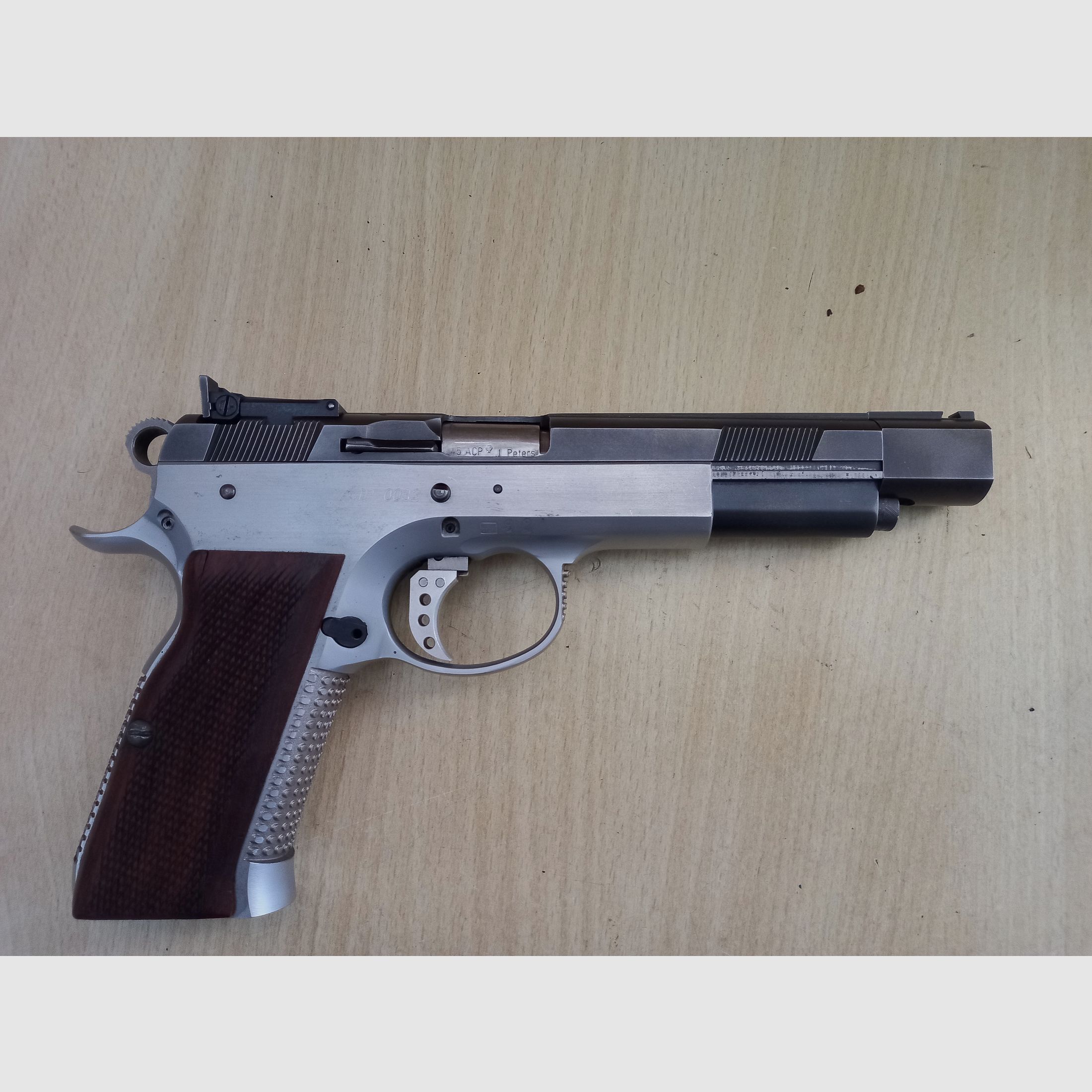 Tanfoglio Match, Joe Peters sports weapon tuning caliber 45 ACP with 4 magazines