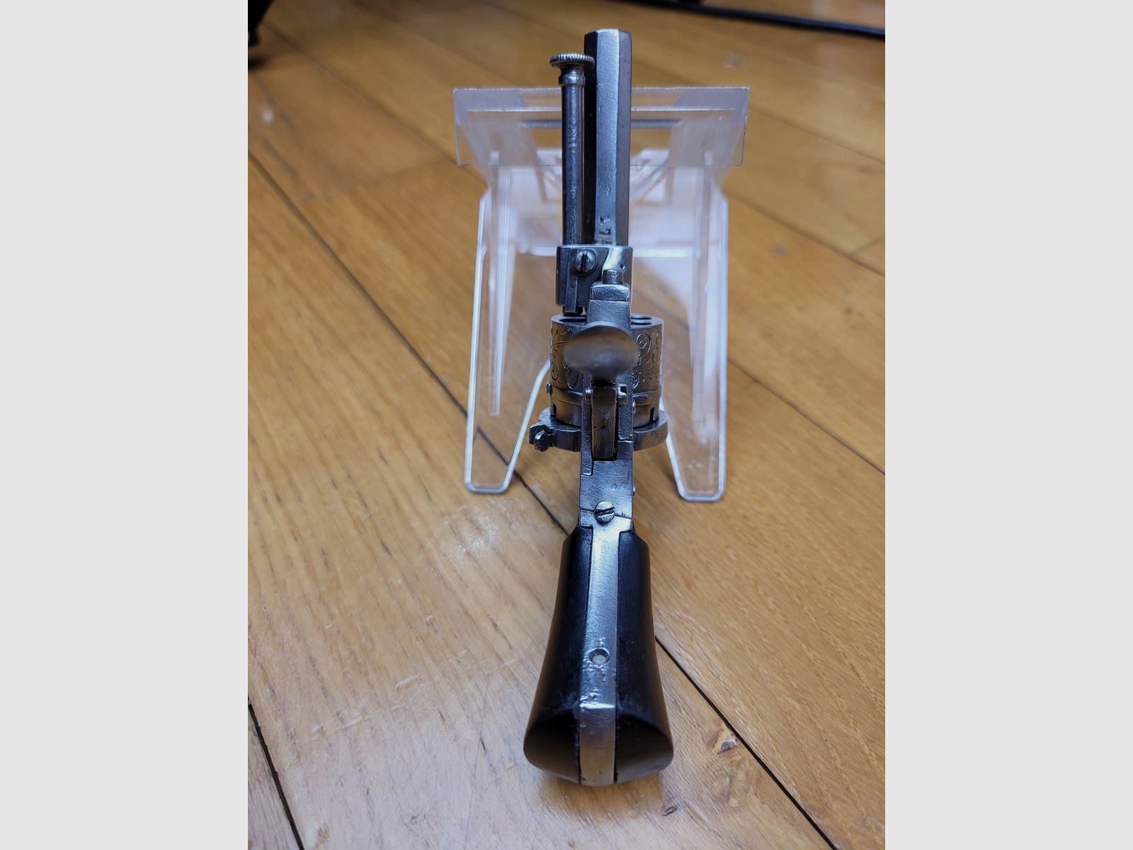 Schöner Mini-Revolver im seltenen Kaliber 5mm Broche – Lütticher Herstellung – fein graviert – schöne Ebenholz-Griffschalen – schöne Mechanik – sehr guter Zustand, Bild 11 von 15