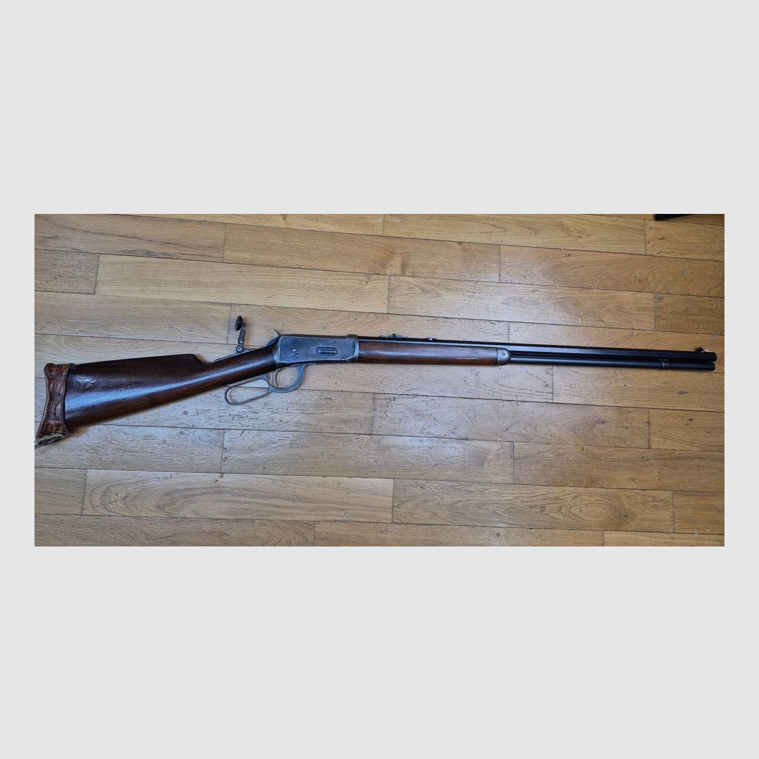 Sehr schöne Winchester Model 1894 – Version Büchse mit oktagonalem Lauf (!) – Herstellung Winchester New Haven von 1919 – Holz in Top-Zustand – Lauf superbe – Mechanismus einwandfrei – Wunderschöner Lyman N° 2 Diopter aus der Zeit – Sehr schöne Markierungen auf schönem Brünierung – Wunderschönes Sammlerstück! – TBE ++, Bild 2 von 33