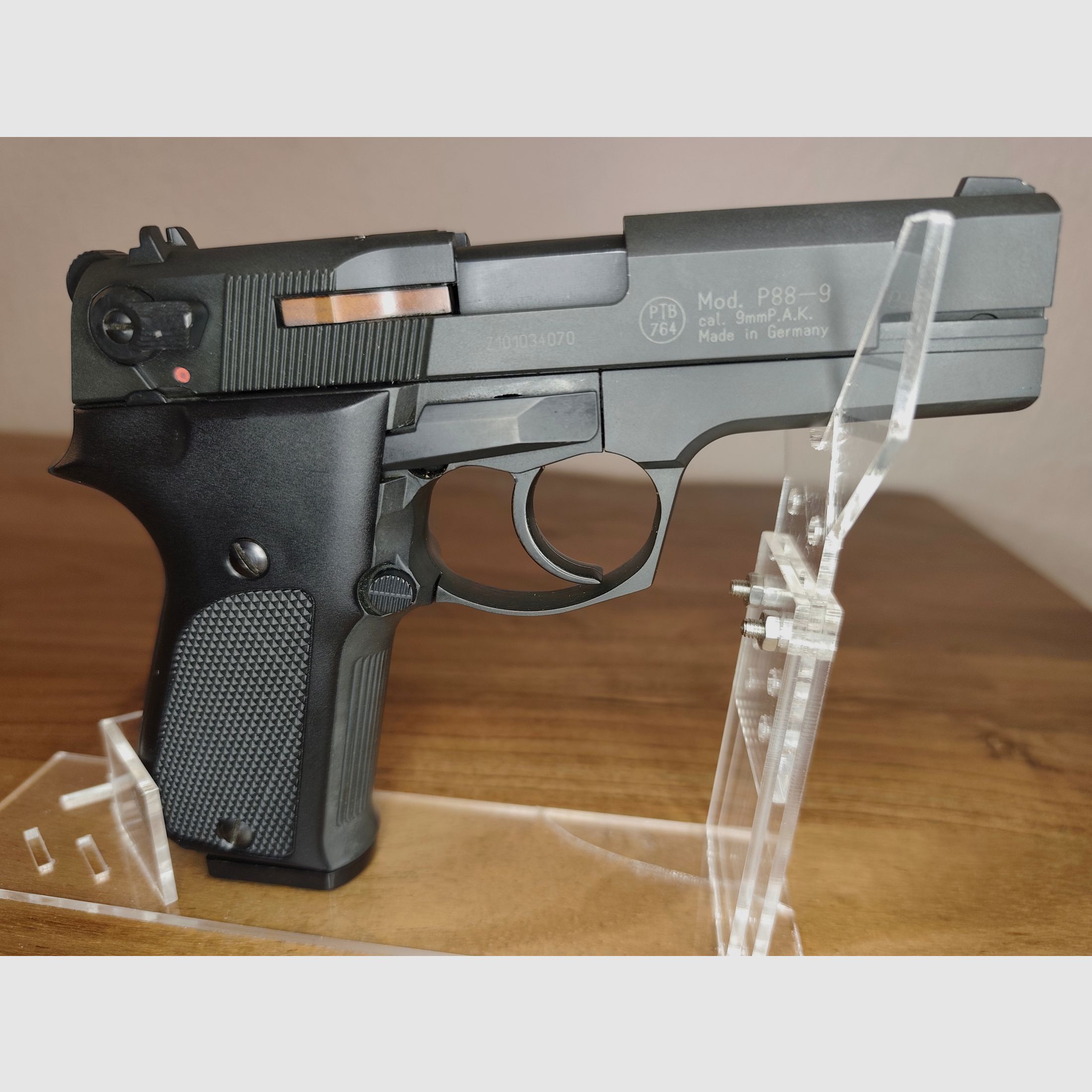 Walther P 88 Compact 9mm 2xMagazine black PTB 764 as new New Year's set 25xPyro effects + 50 shots ammunition P.A.K.