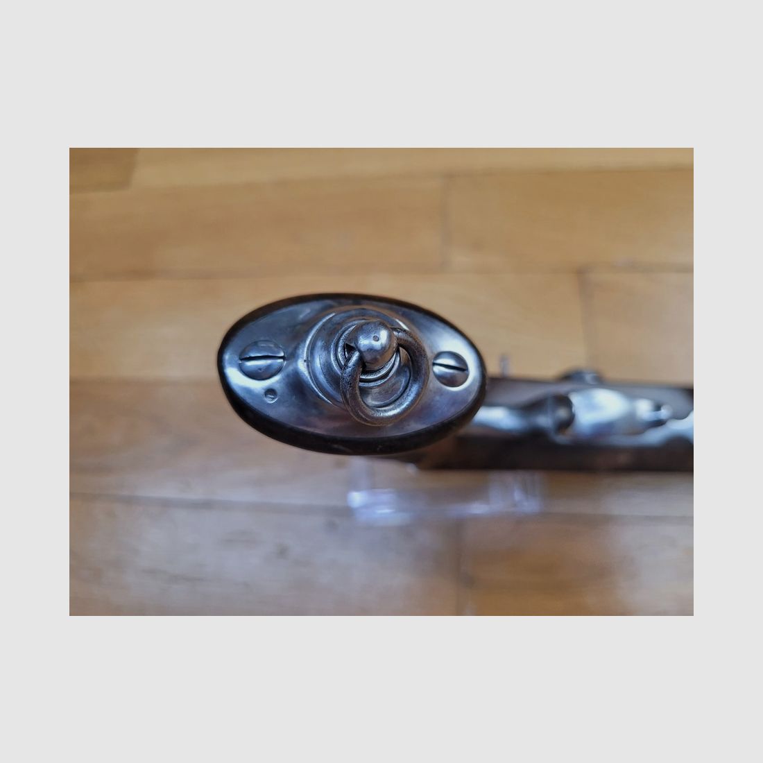 Magnifique pistolet d&rsquo;officier de cavalerie 1833 – 1er Type – Manufacture Royale de Maubeuge – Superbe canon en acier ruban rayé 48 « cheveux »- Encore son bronzage d&rsquo;origine à 99% – TBE++, image 10 sur 29
