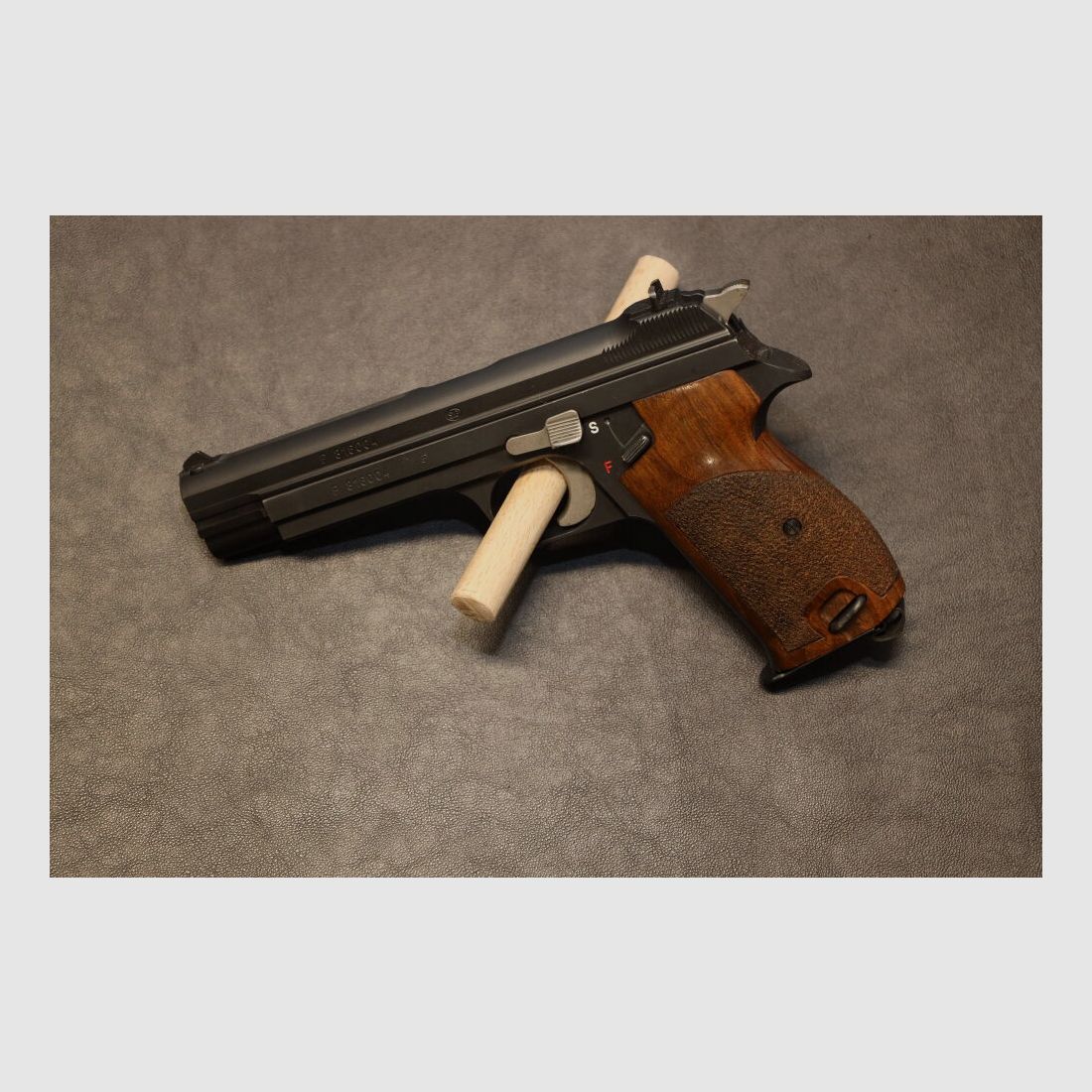 SIG P 210