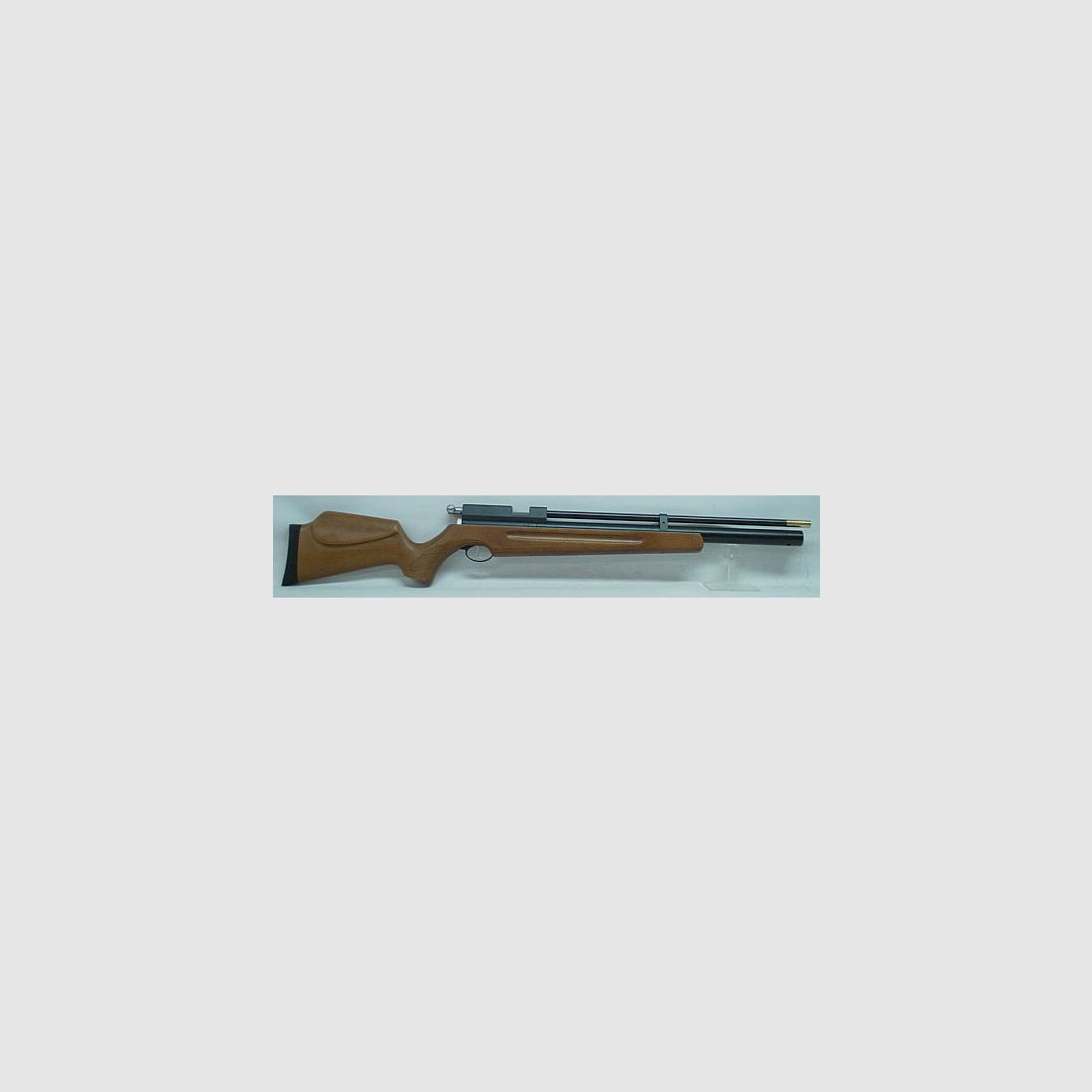 Rifle de aire InnoMar M10 PCP Cal. 4,50mm, Culata de madera