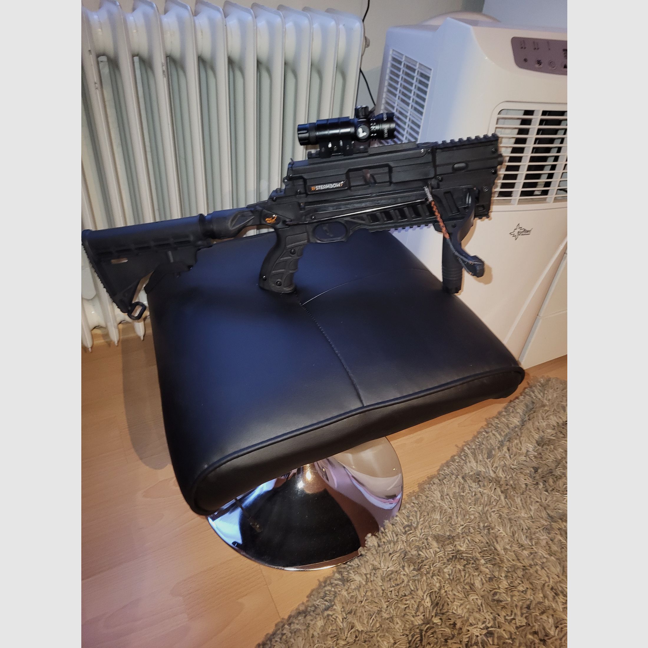 AR-6 Stinger 2 Tactical con muchos accesorios como nuevo