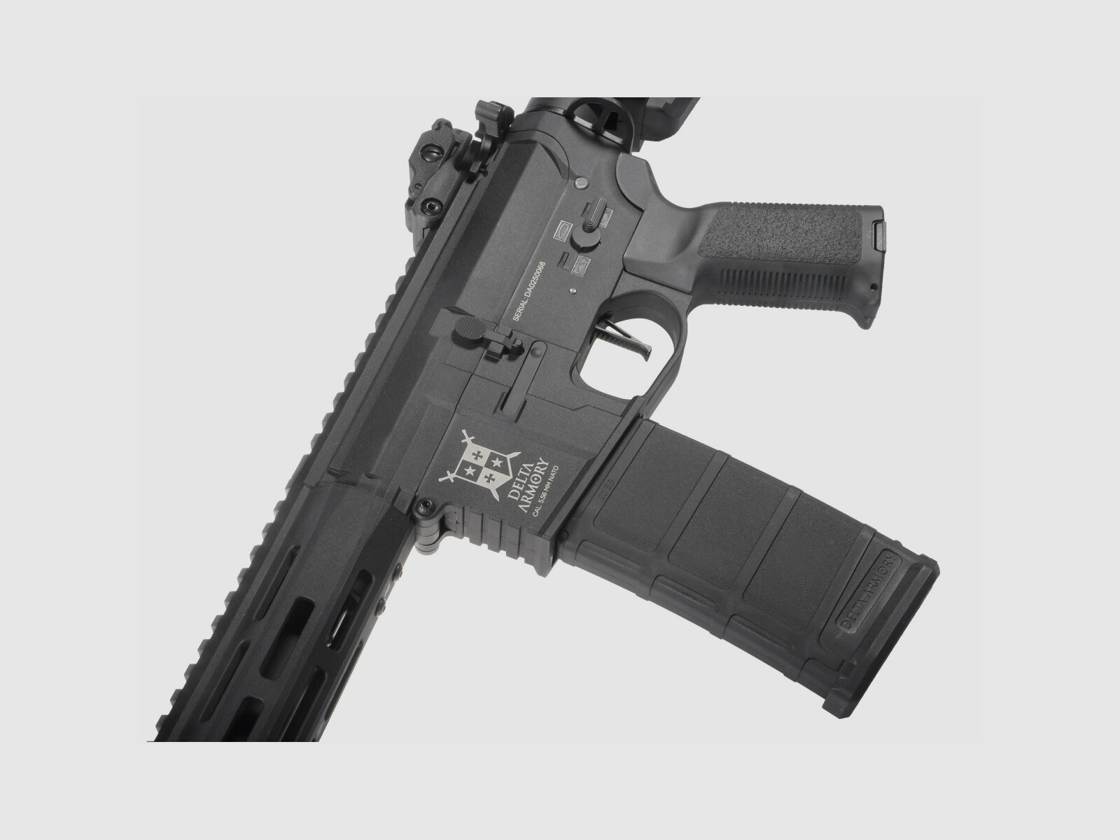 M4 AR15 M-LOK 8 Zoll CHARLIE Schwarz S-AEG Airsoft Gewehr Frei ab 18 Jahren | Delta Armory