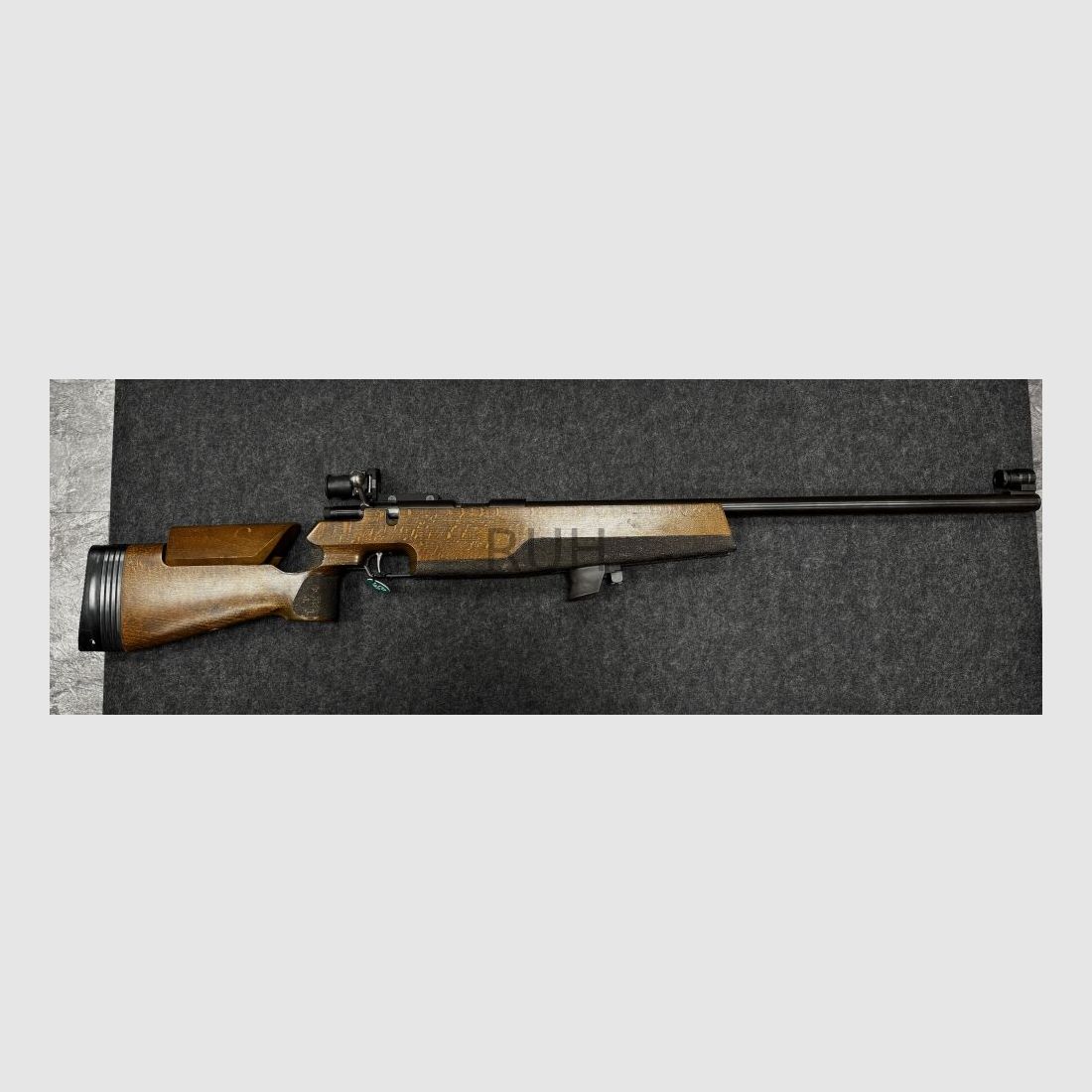 Veicolo e arma da caccia "Ernst Thälmann" Suhl 150-1 Standard / Arma per mancini dalla fabbrica