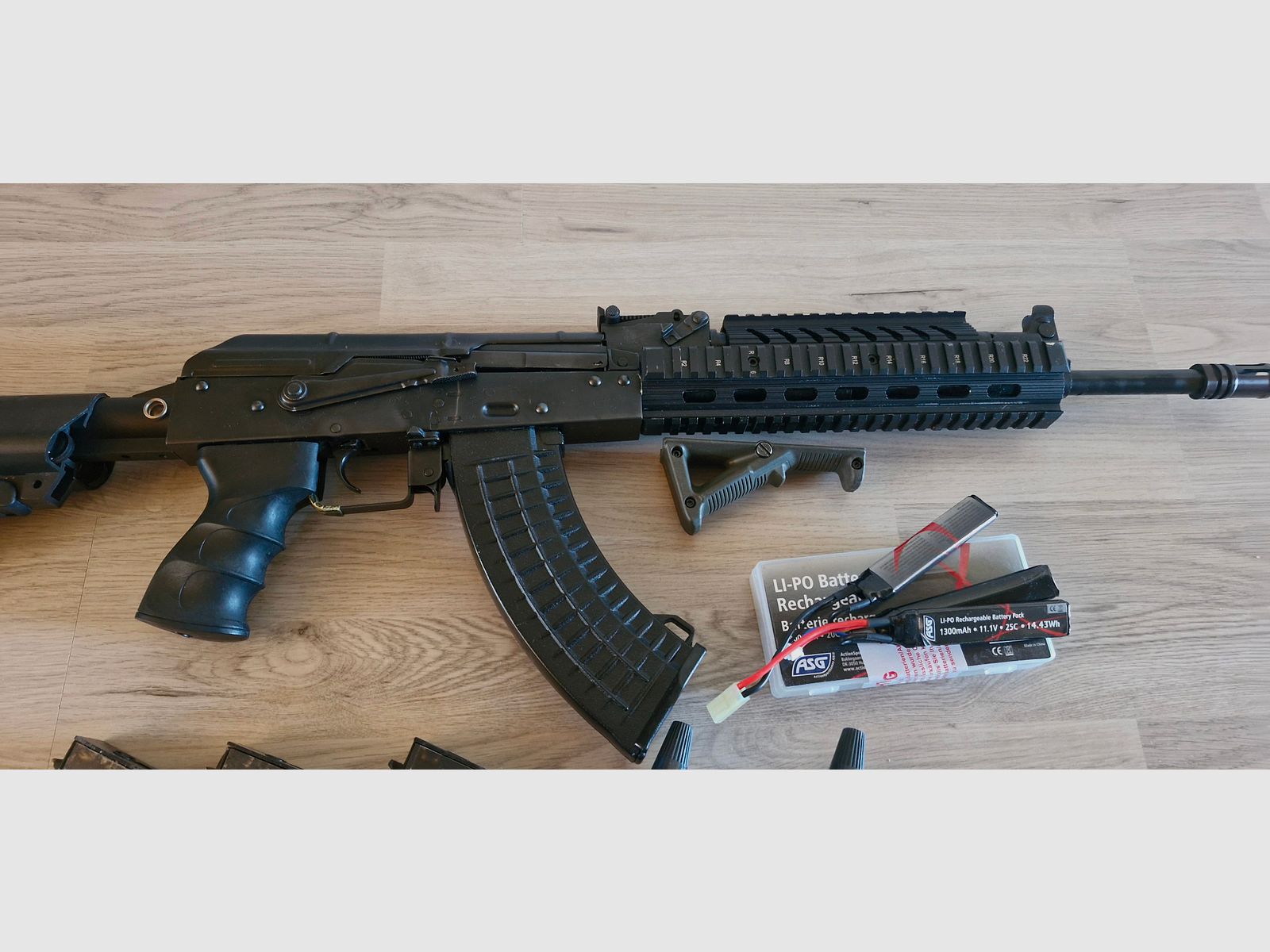 LCT AK 105 S-AEG